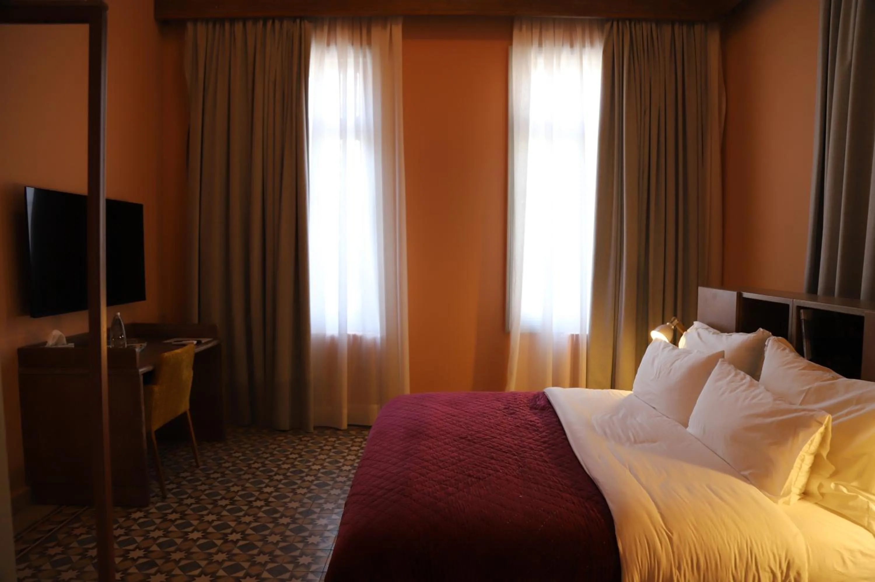 Restaurant/places to eat, Bed in Hotel Lost Gemmayzeh
