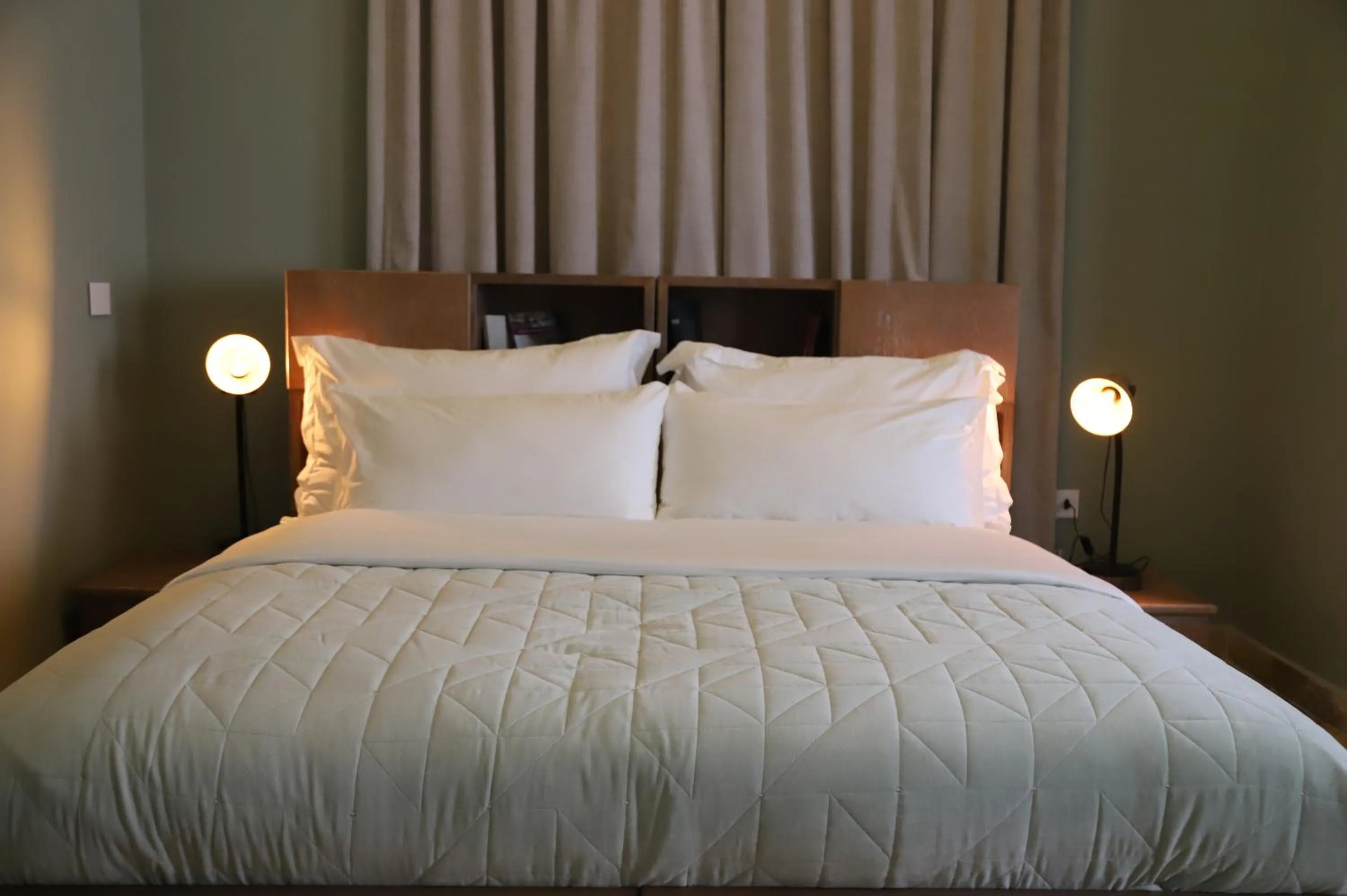 Restaurant/places to eat, Bed in Hotel Lost Gemmayzeh