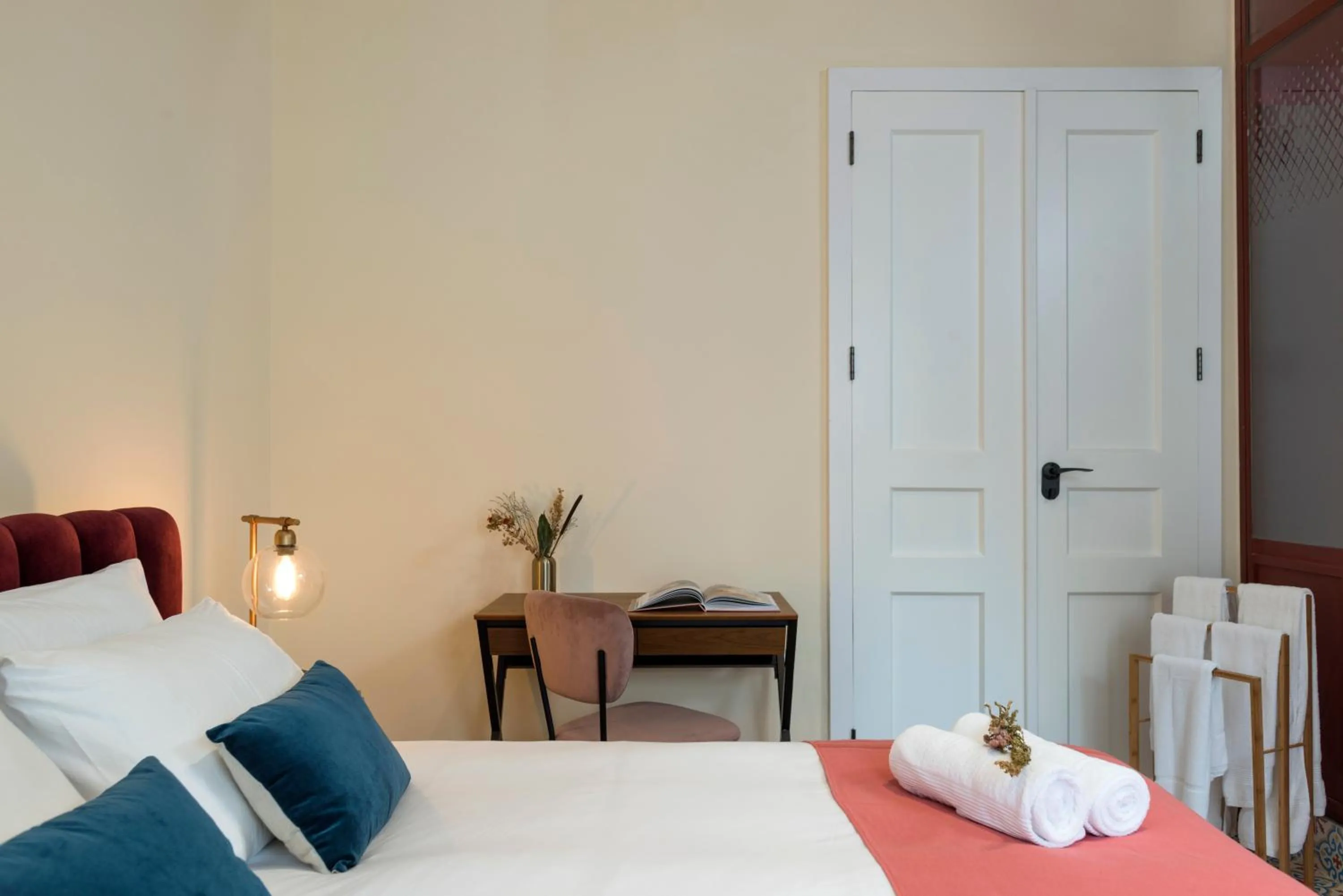 Photo of the whole room, Bed in Hotel Lost Gemmayzeh