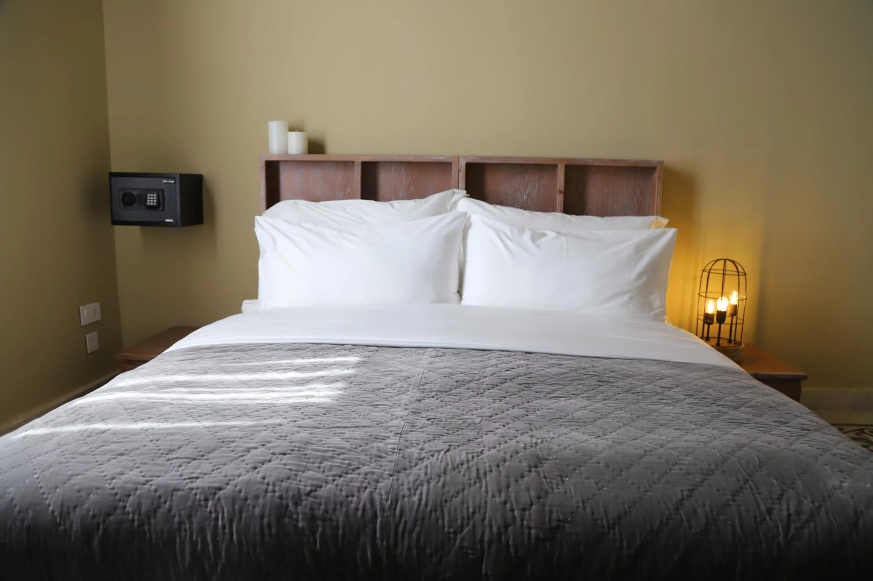 Restaurant/places to eat, Bed in Hotel Lost Gemmayzeh