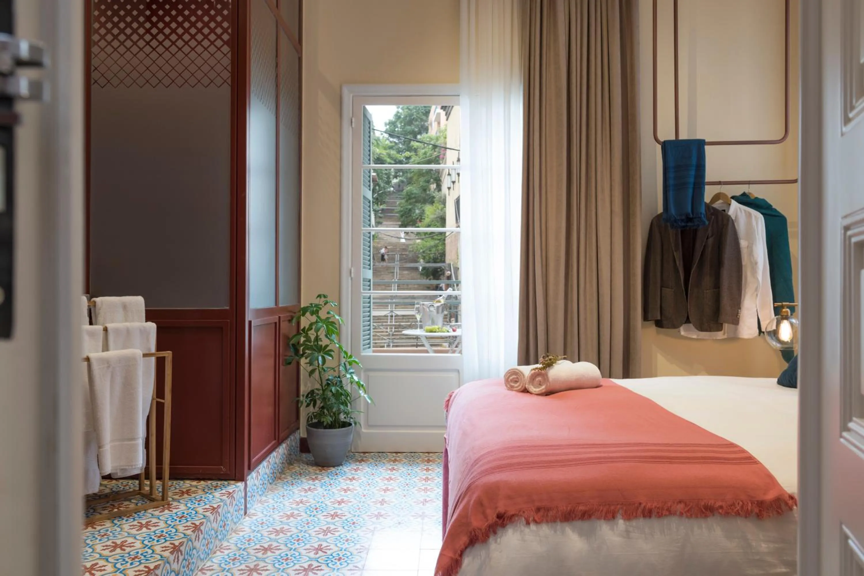 Shower, Bed in Hotel Lost Gemmayzeh