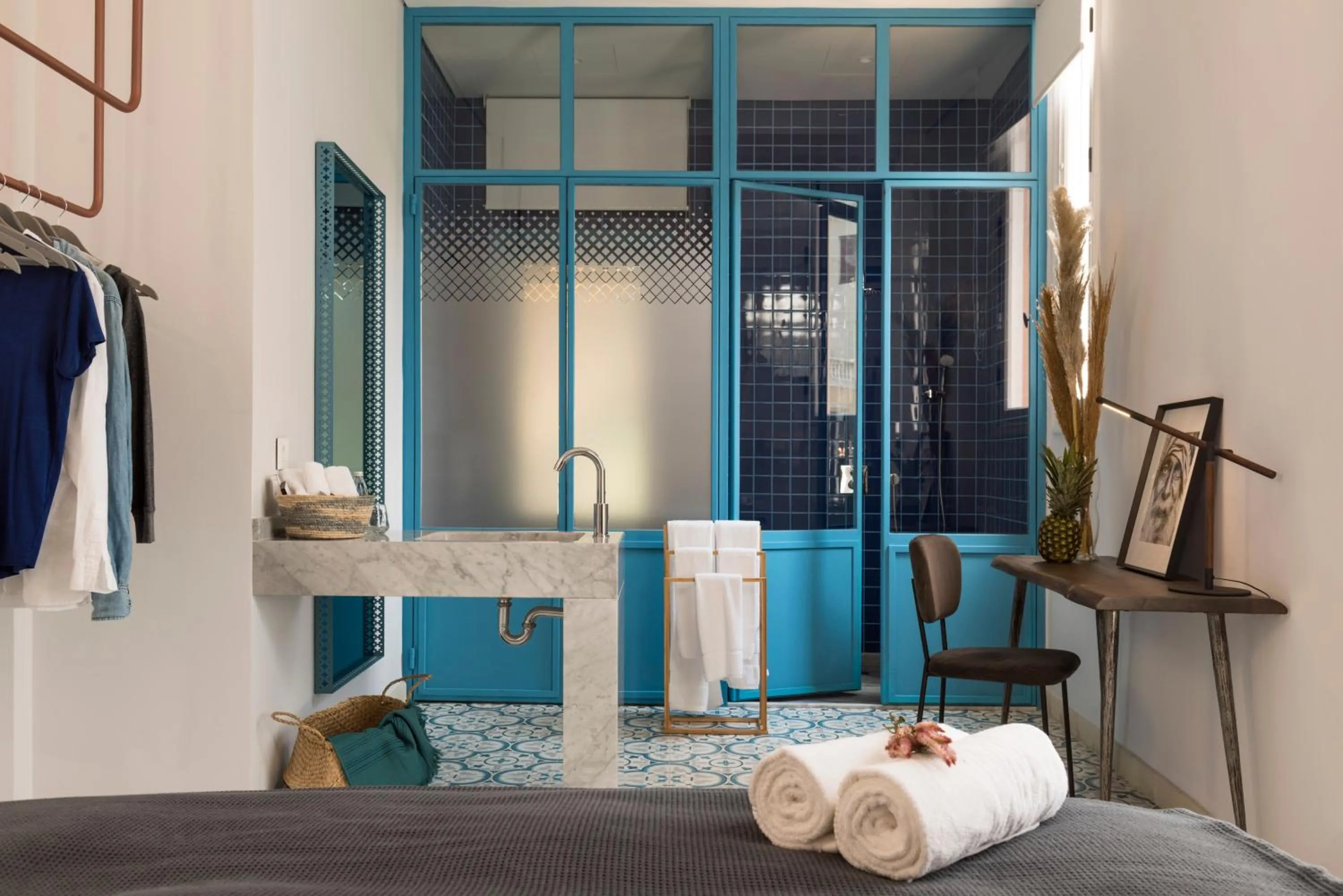 Bathroom, Bed in Hotel Lost Gemmayzeh