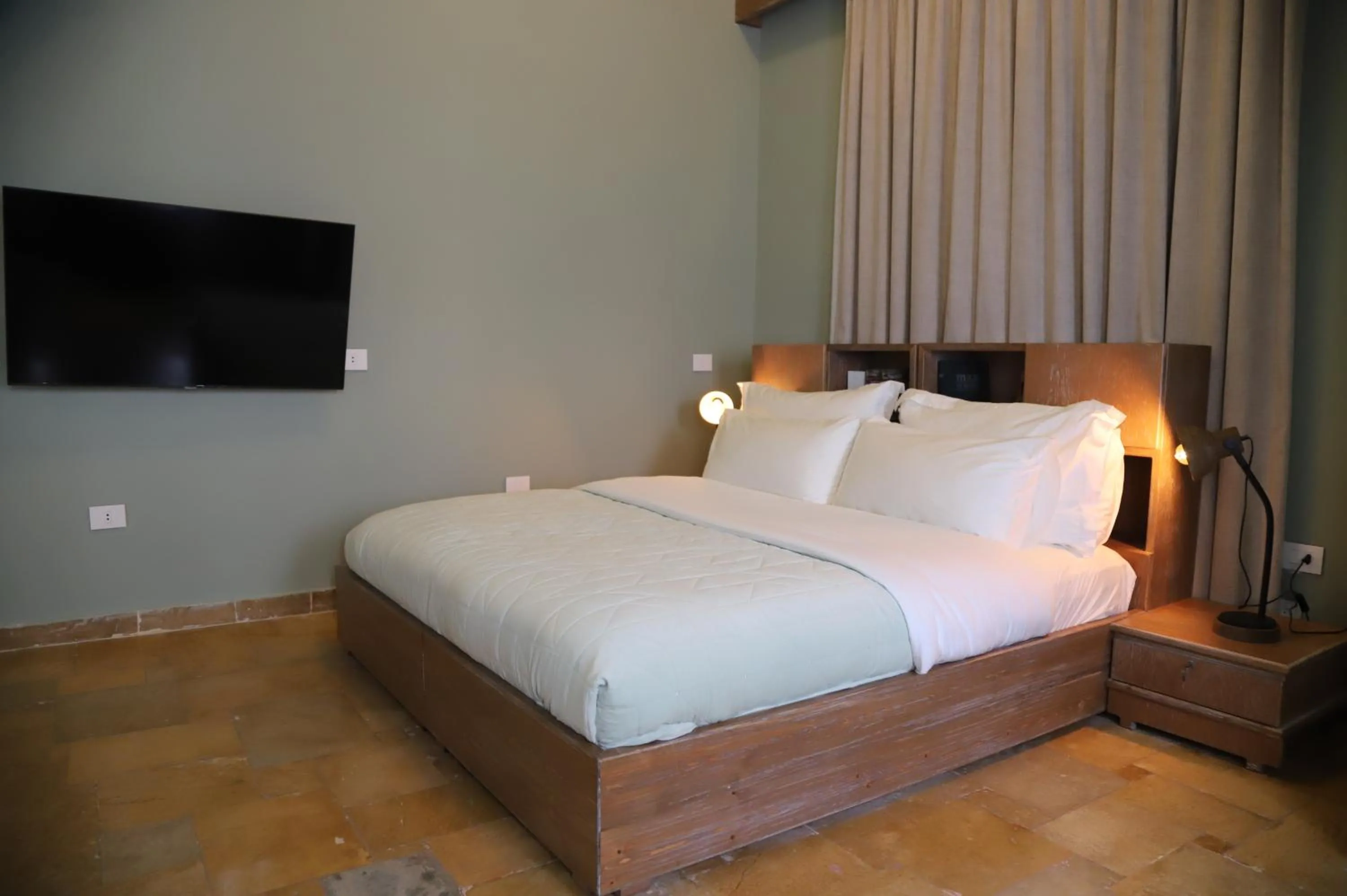 Restaurant/places to eat, Bed in Hotel Lost Gemmayzeh