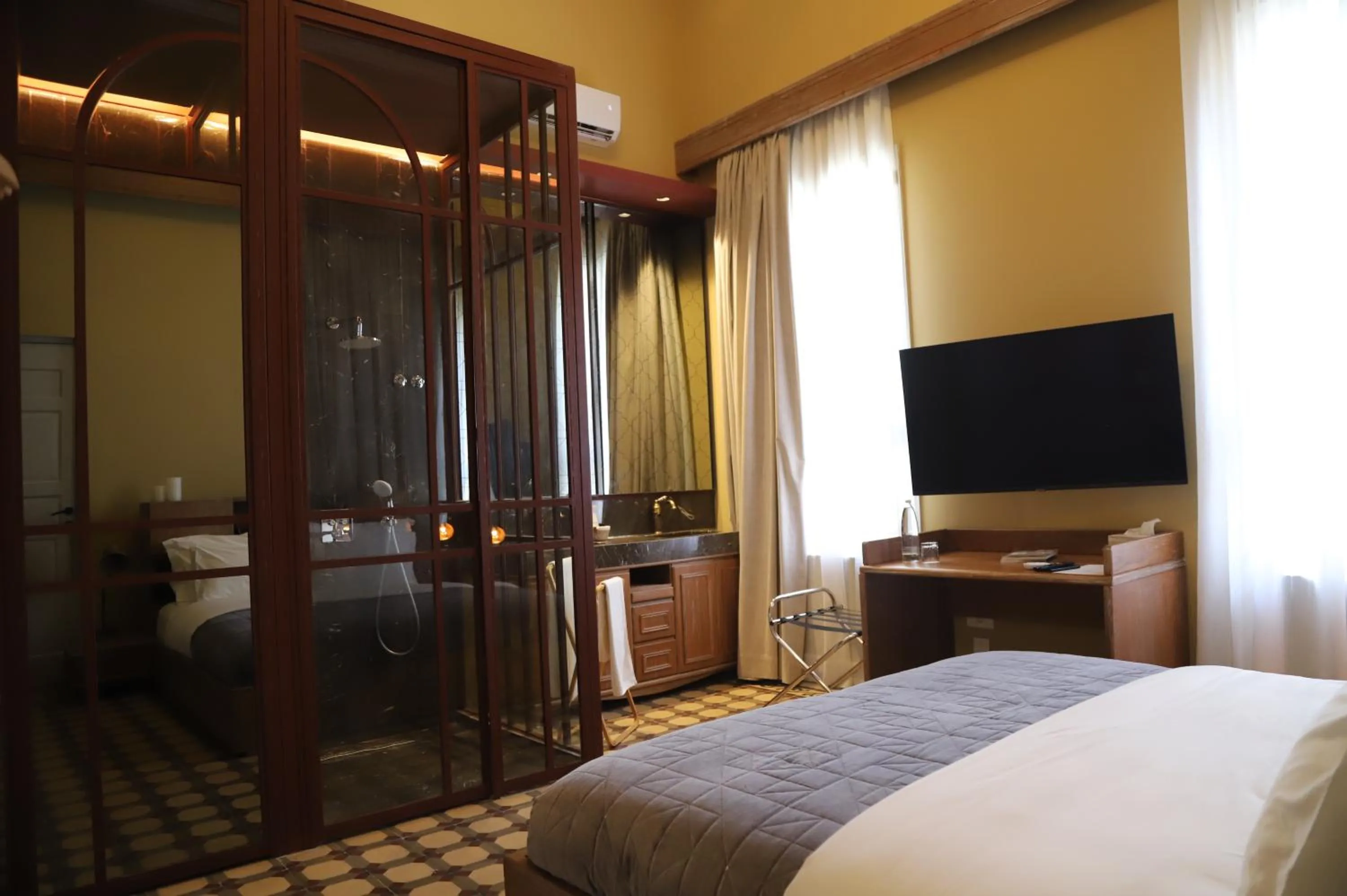 Restaurant/places to eat, Bed in Hotel Lost Gemmayzeh