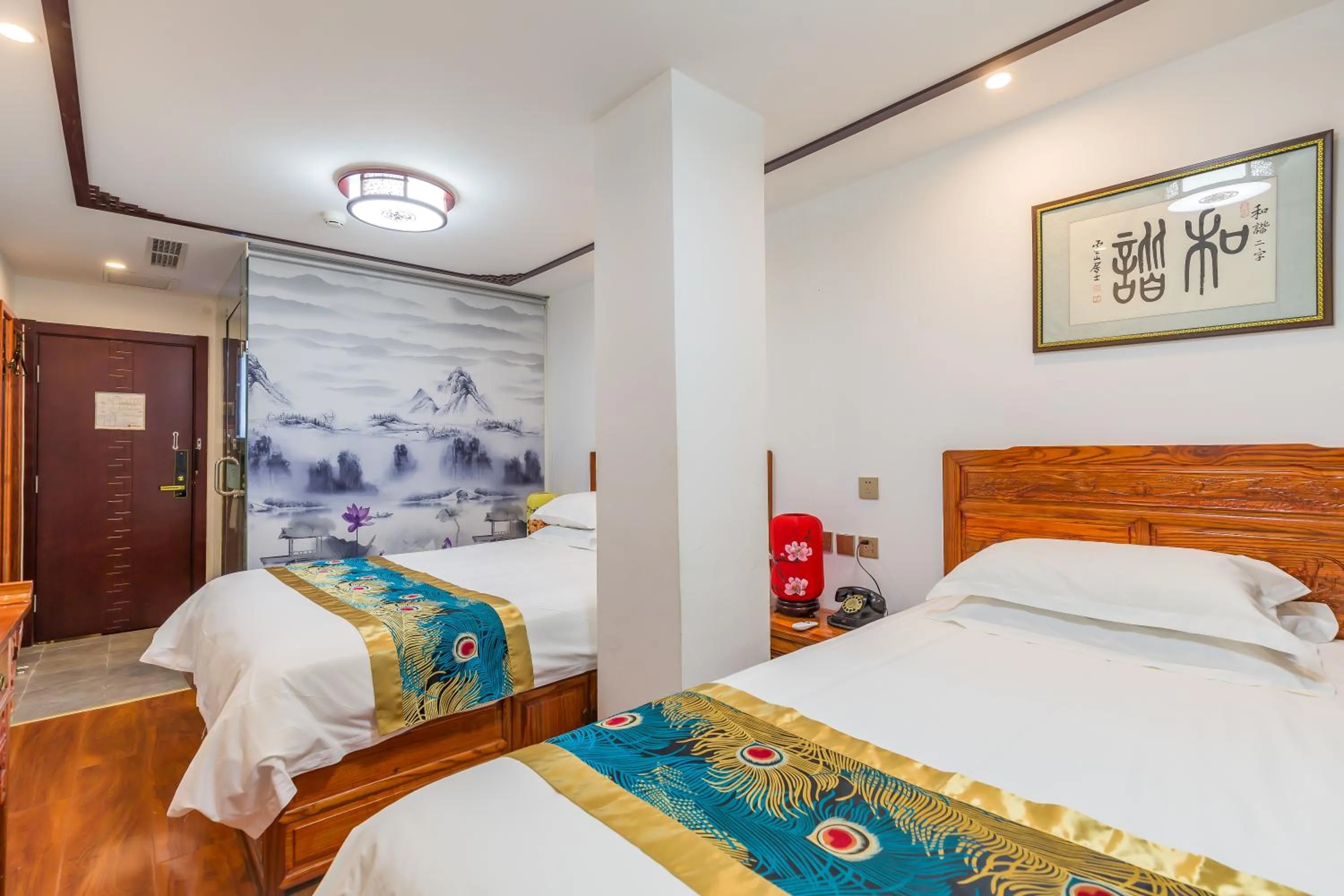 Bed in Qinfu Hotel Beijing Nanluogu Lane Houhai