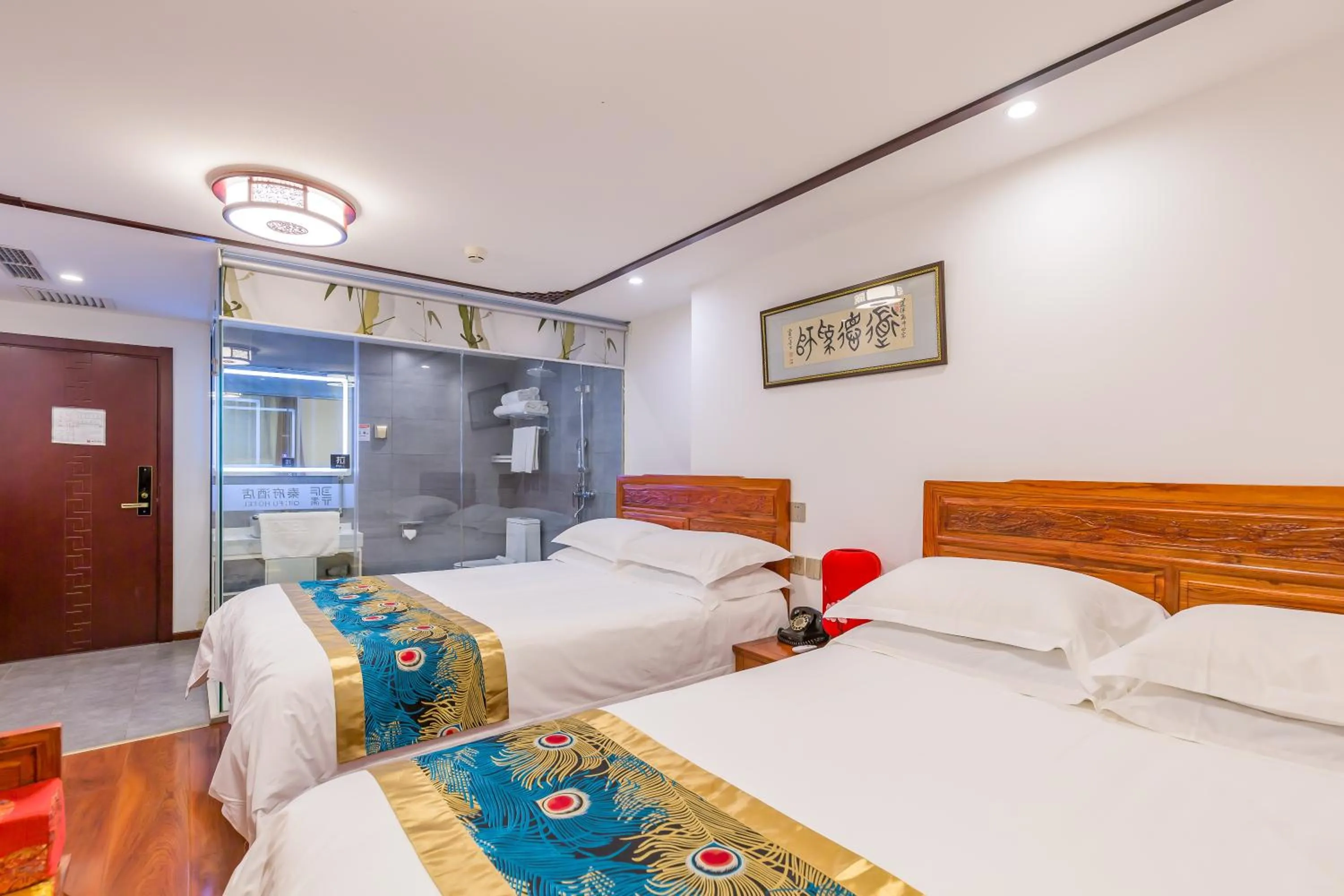 Bed in Qinfu Hotel Beijing Nanluogu Lane Houhai