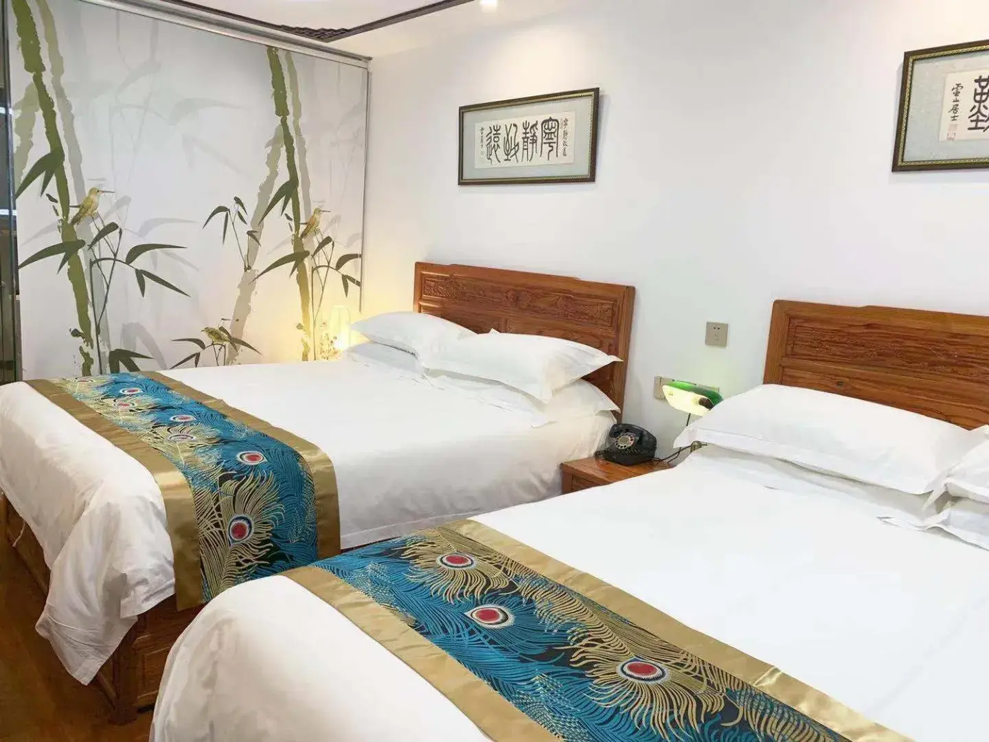 Family Room with Bathroom in Qinfu Hotel Beijing Nanluogu Lane Houhai Family Room with Bathroom in Qinfu Hotel Beijing Nanluogu Lane Houhai