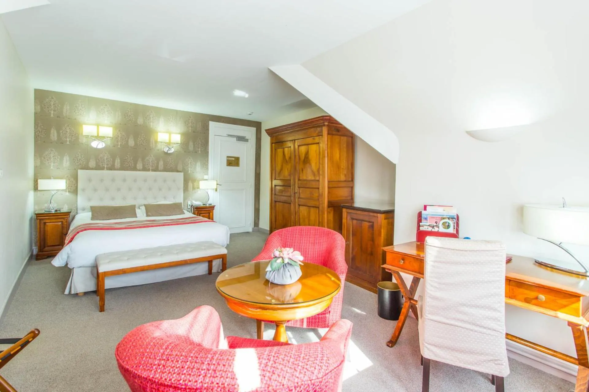 Photo of the whole room, Bed in Le Manoir Hôtel Le Touquet Paris Plage