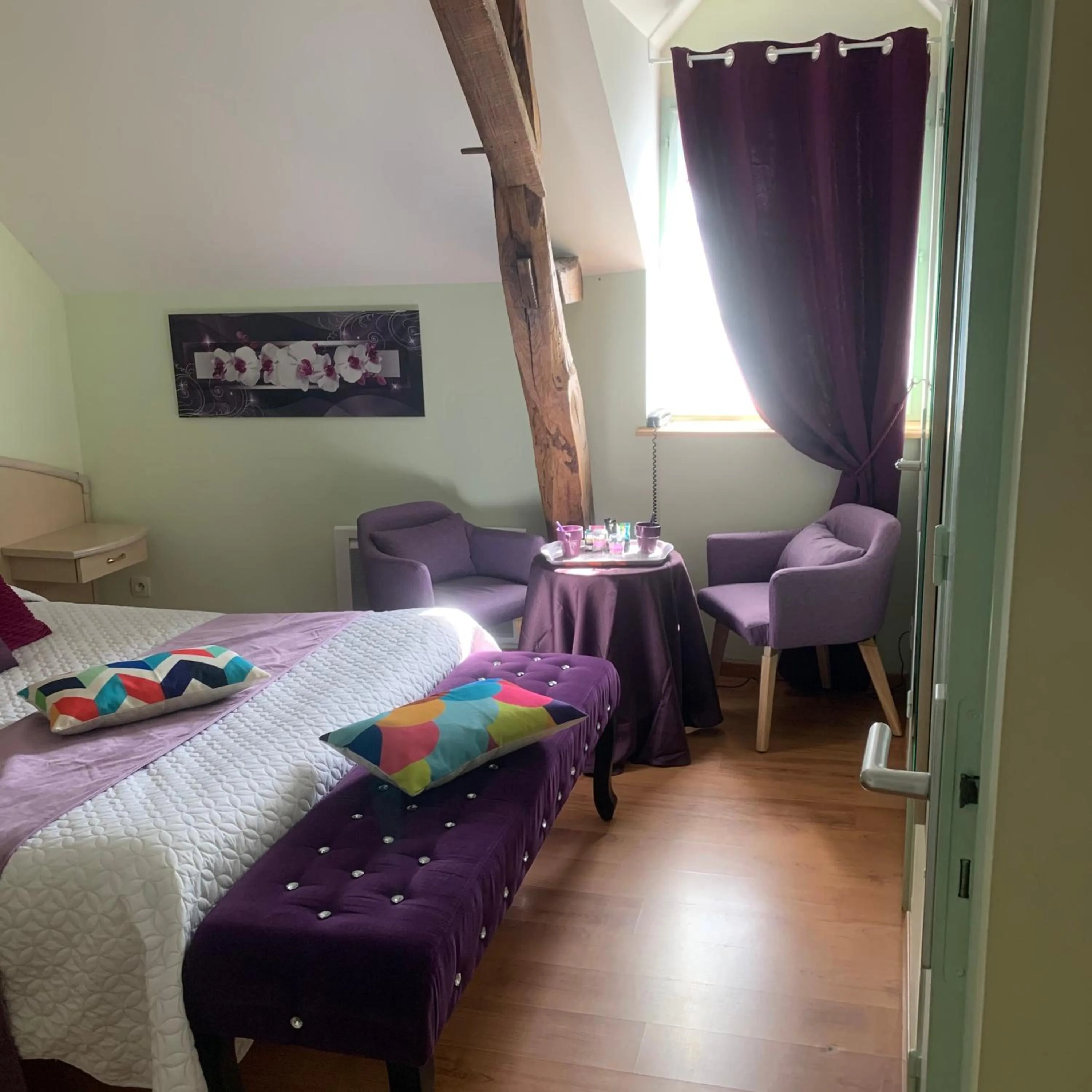 Bed in Auberge Du Cheval Blanc