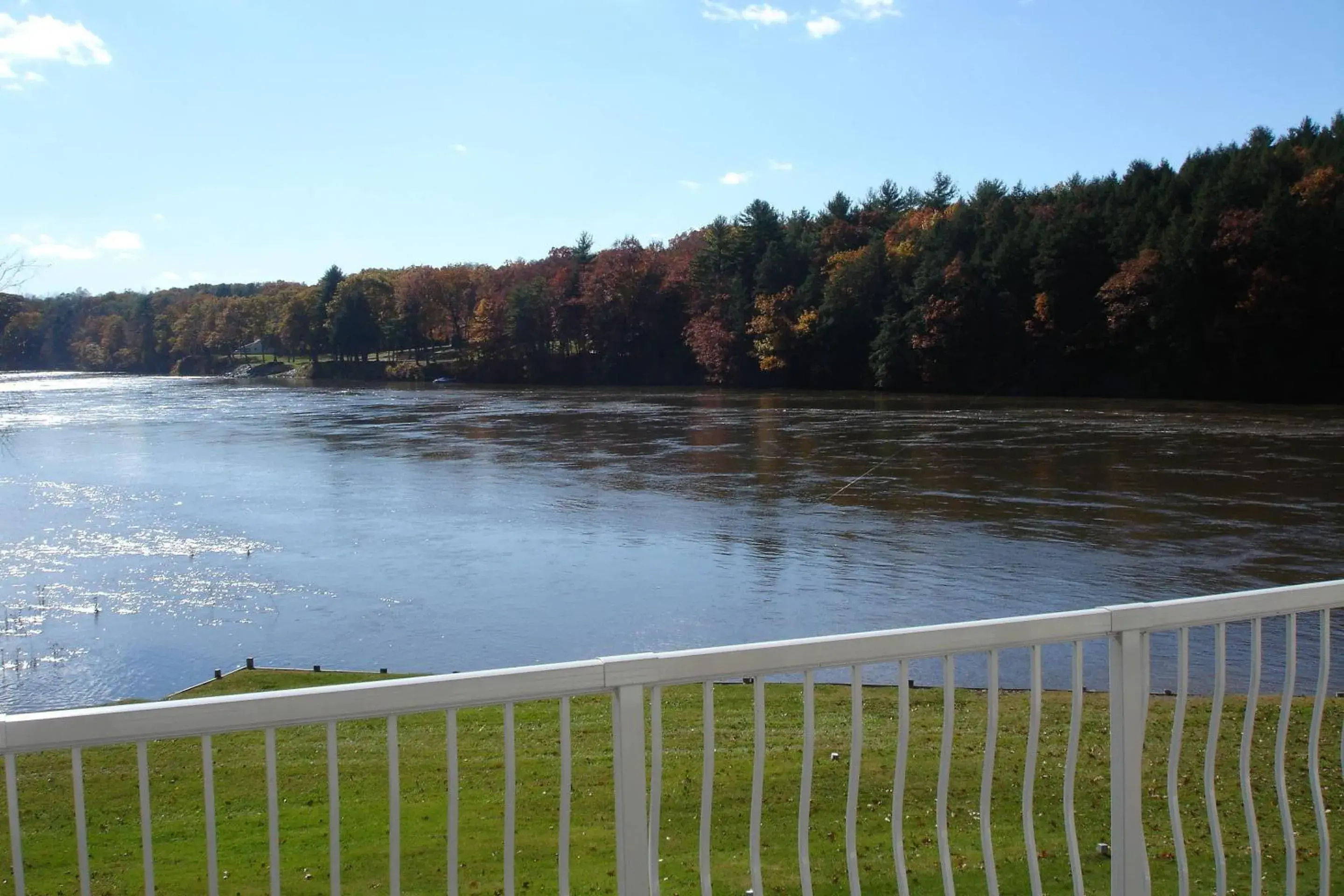 Property building in Riverside Hotel, an Ascend Collection Hotel Property building in Riverside Hotel, an Ascend Collection Hotel