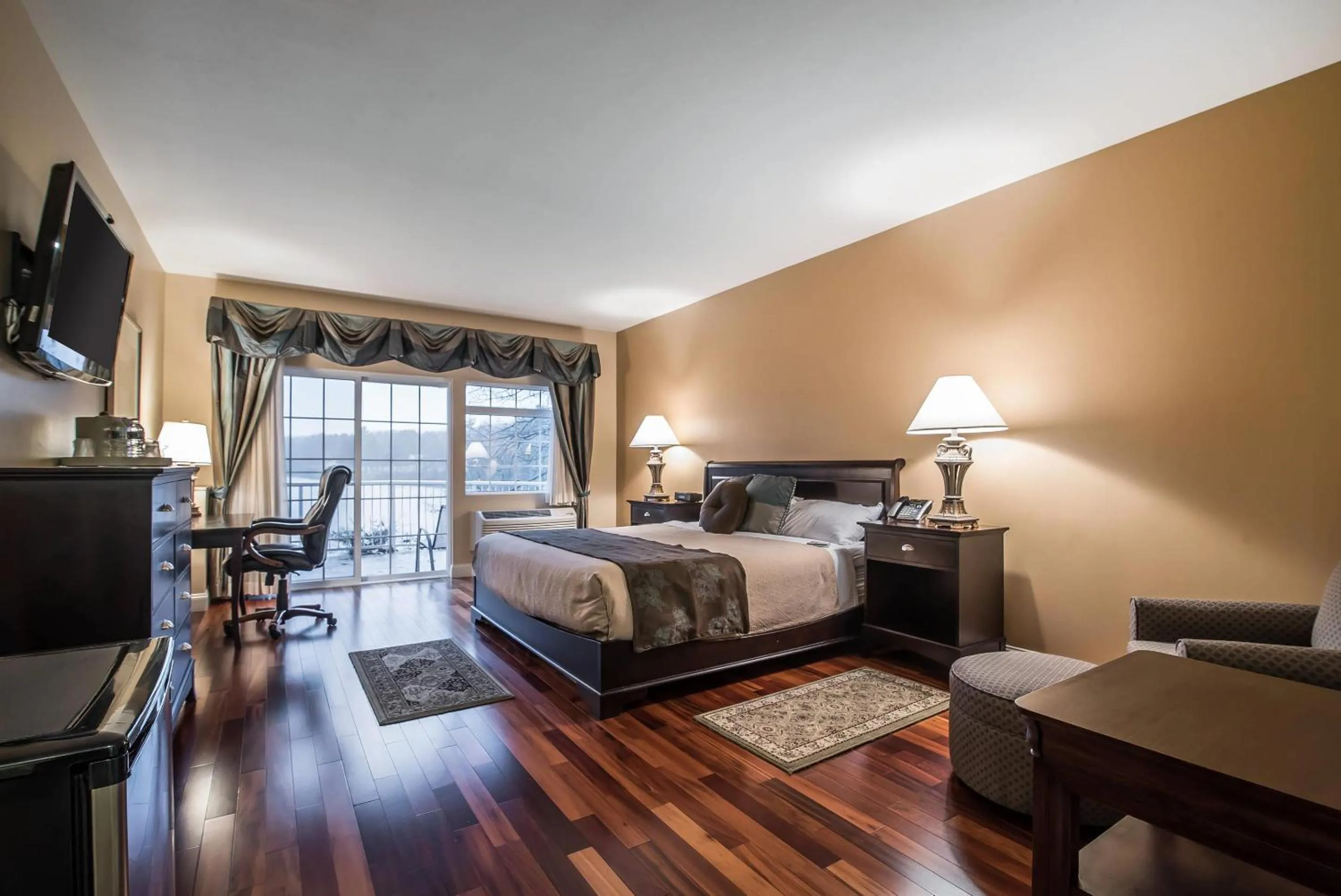 Bedroom, Bed in Riverside Hotel, an Ascend Collection Hotel