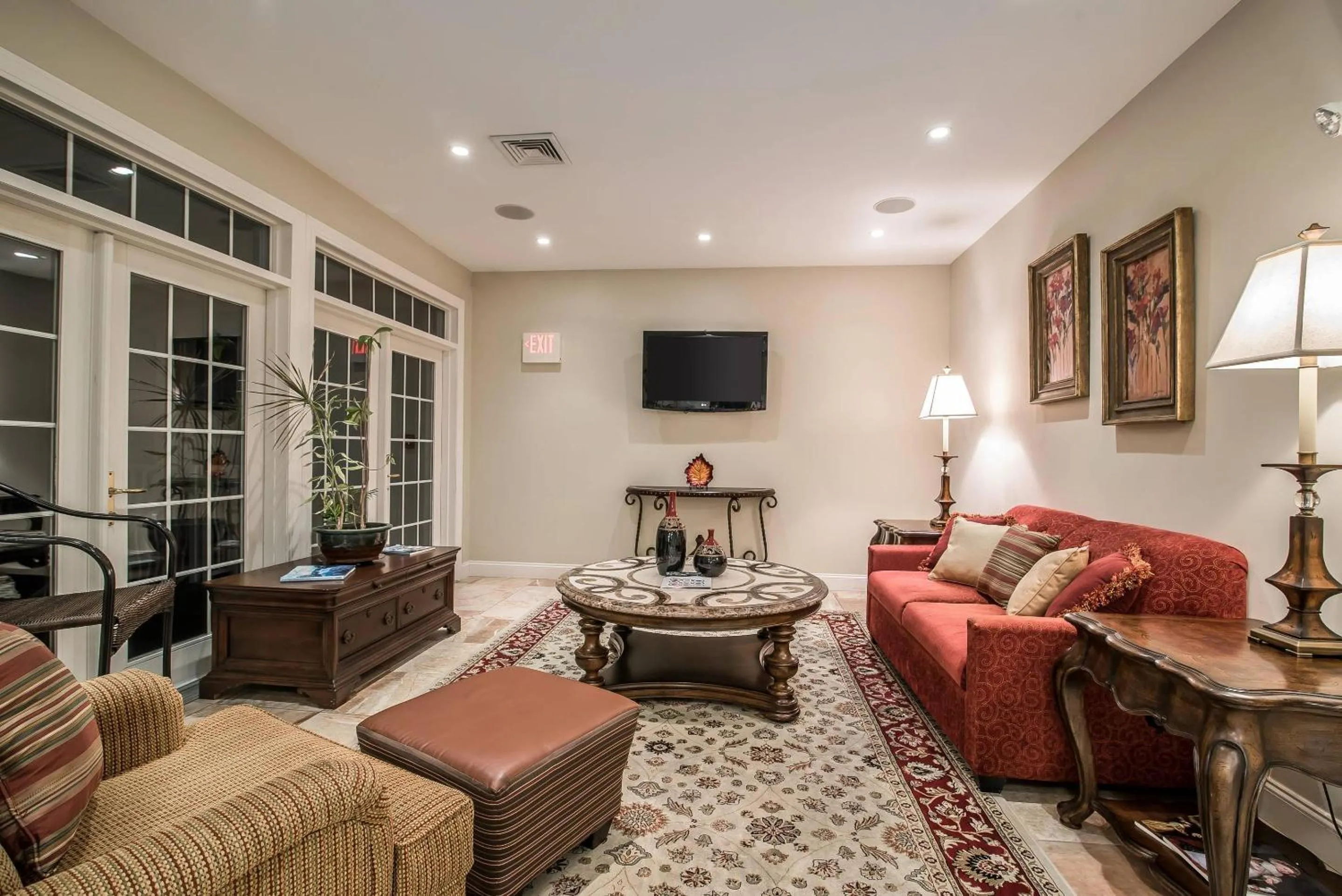 Lobby or reception in Riverside Hotel, an Ascend Collection Hotel
