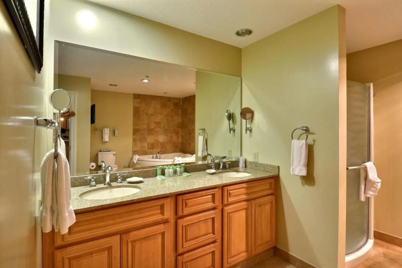 Bathroom in Riverside Hotel, an Ascend Collection Hotel