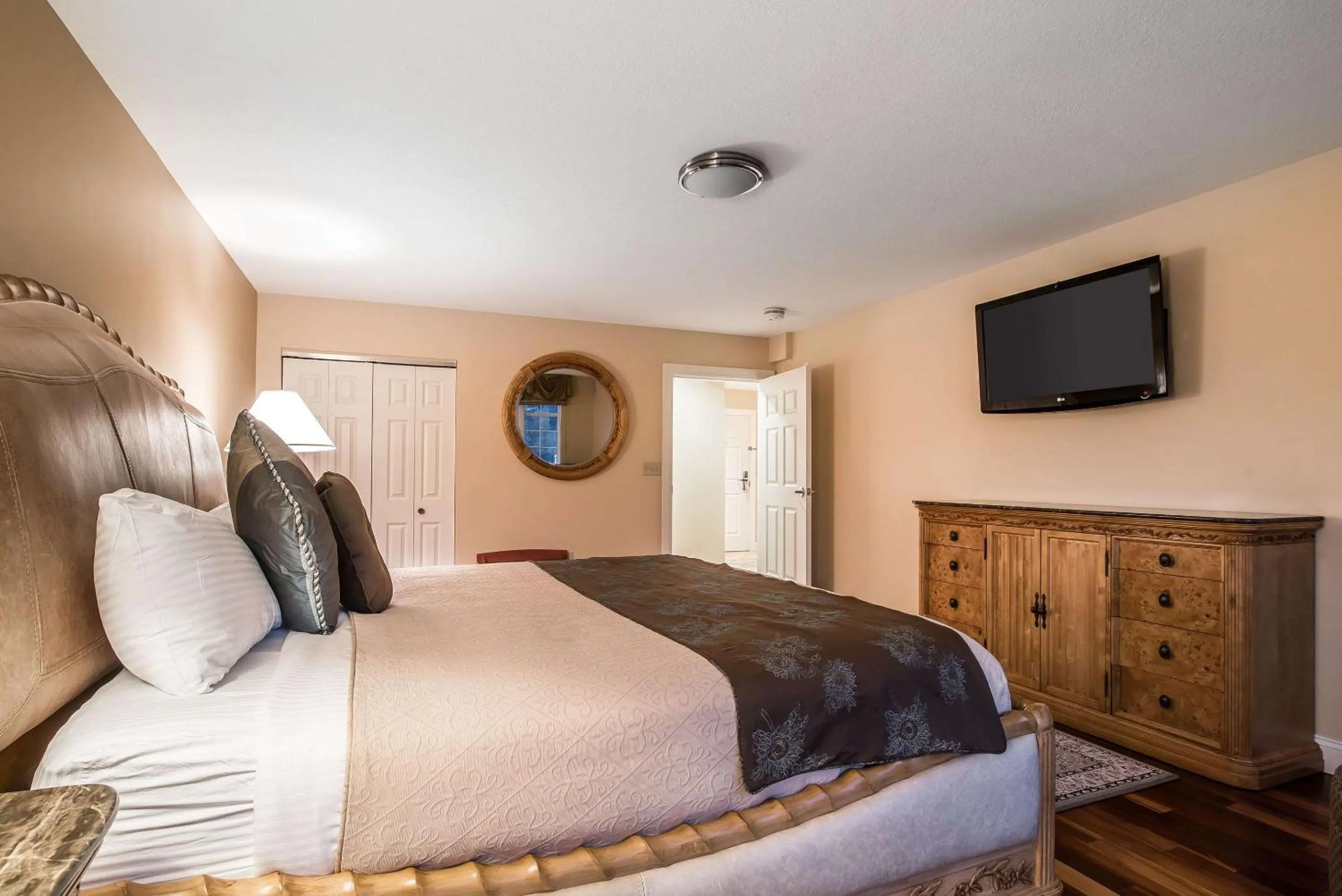 Bedroom, Bed in Riverside Hotel, an Ascend Collection Hotel