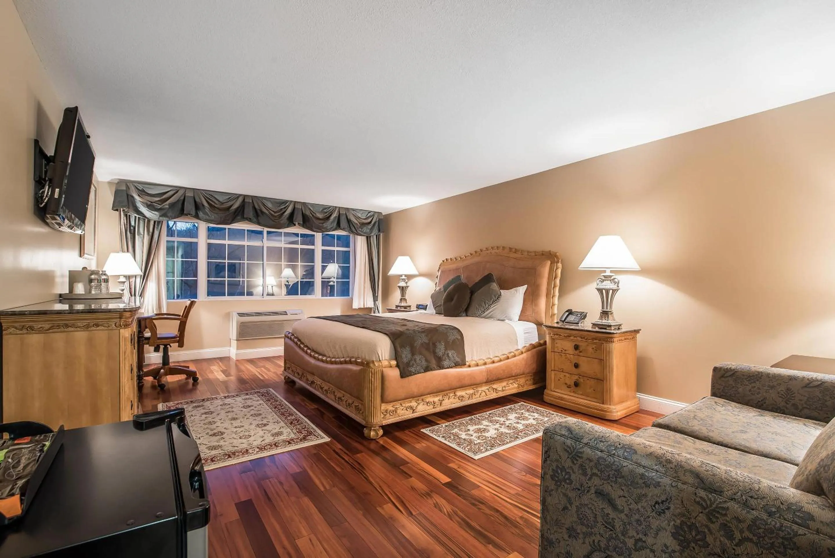 Bedroom, Bed in Riverside Hotel, an Ascend Collection Hotel