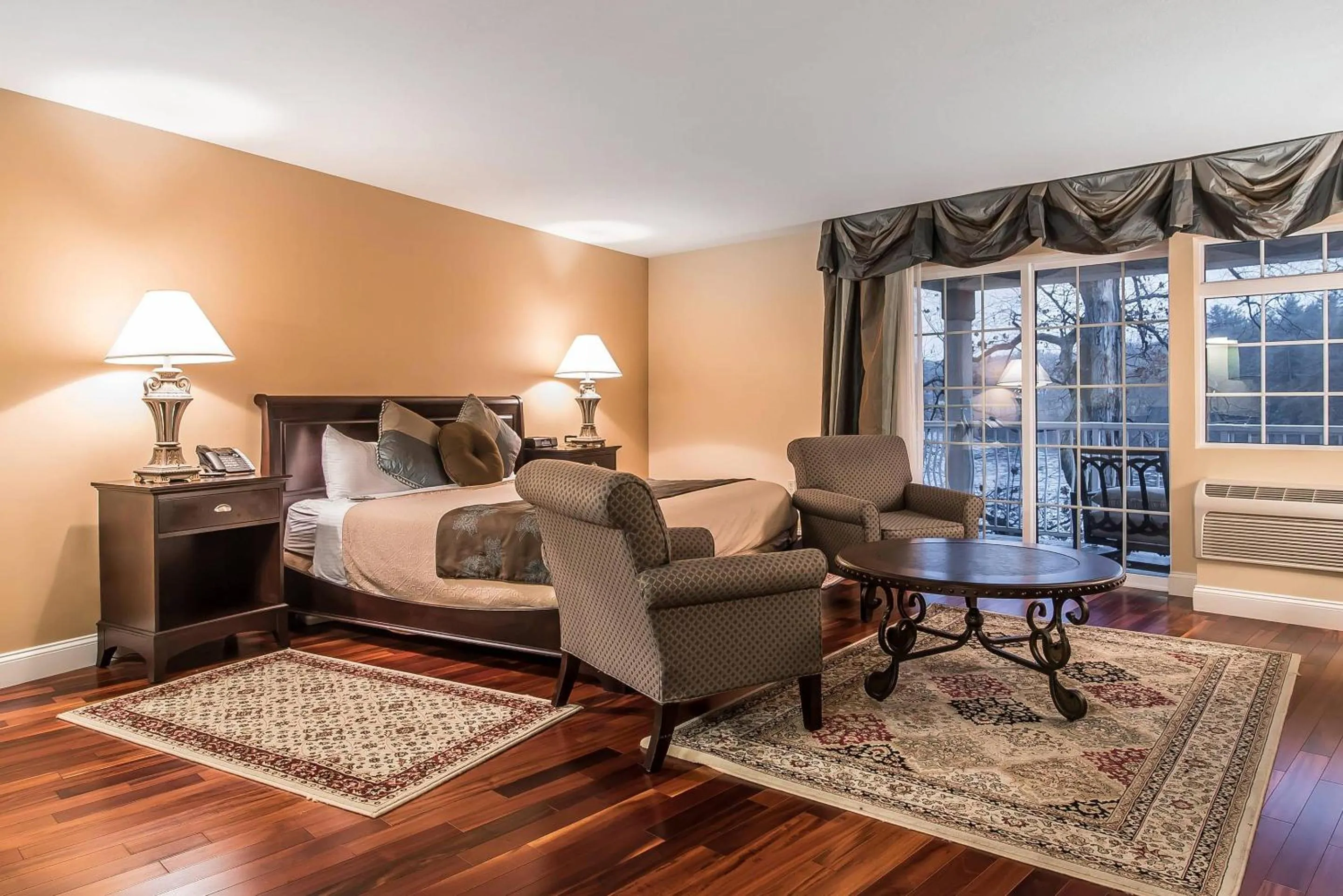 Bedroom, Bed in Riverside Hotel, an Ascend Collection Hotel