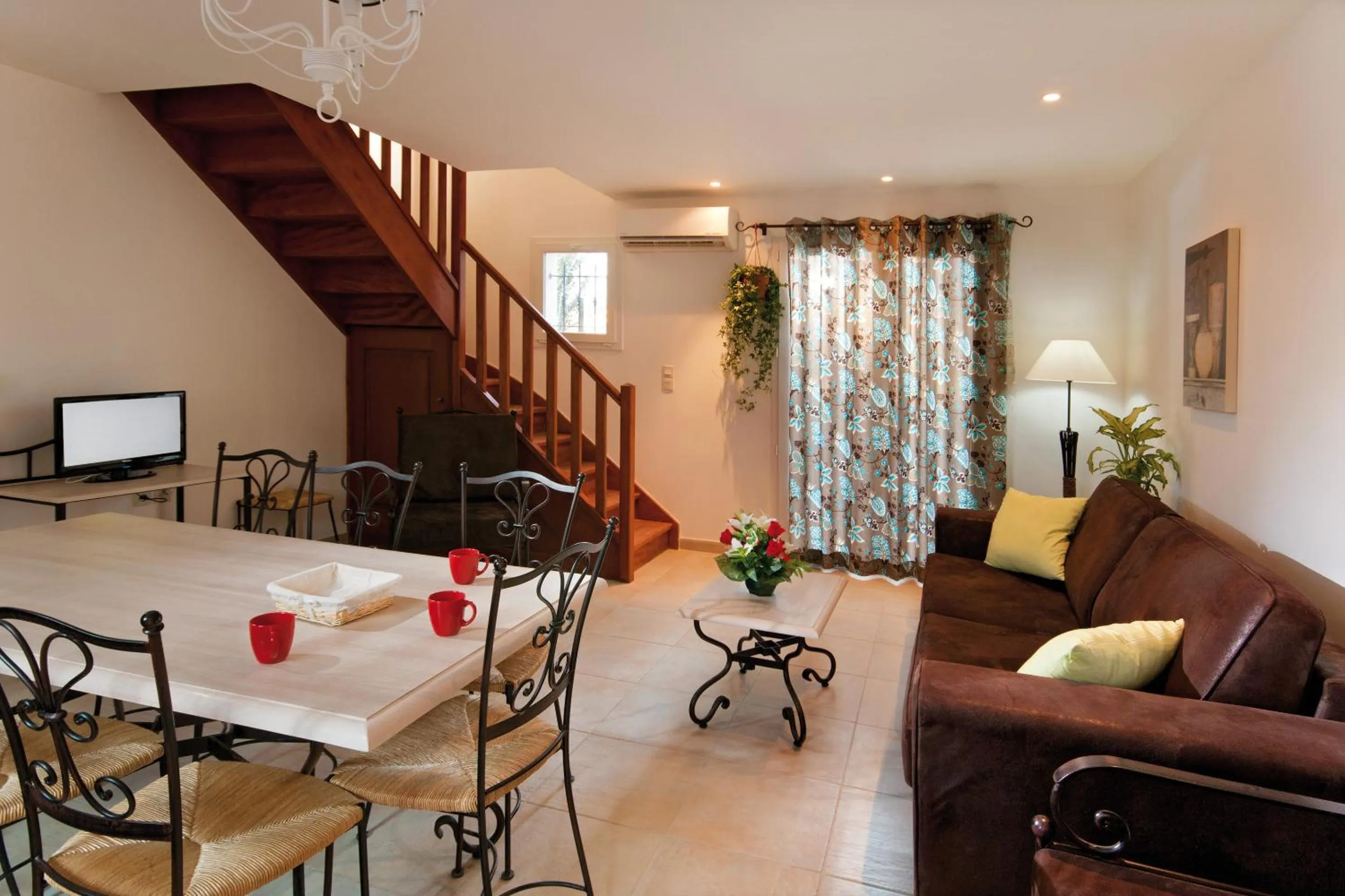 Living room in Lagrange Vacances L’Oustau de Sorgue