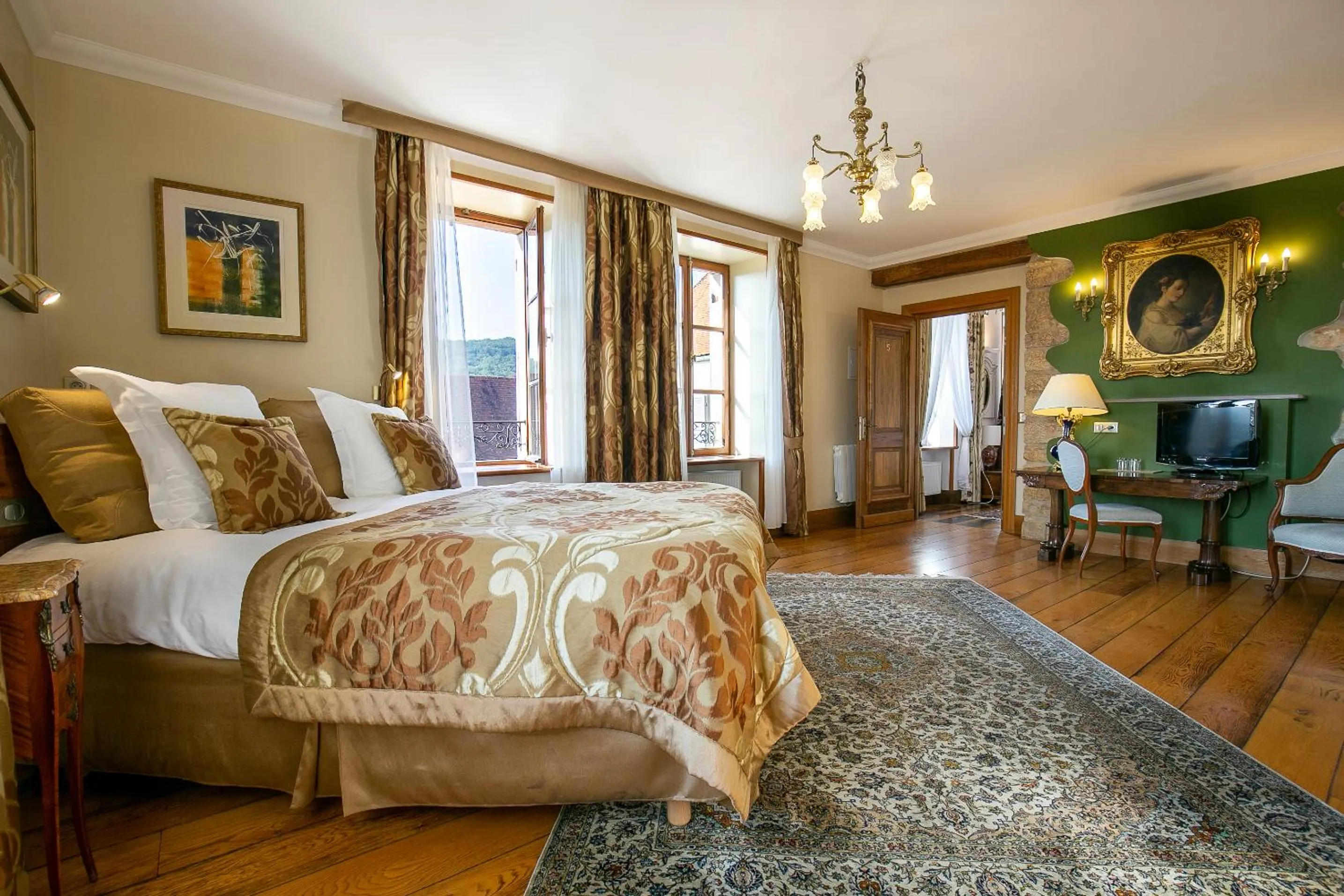 Bedroom, Bed in Hôtel Les Deux Chèvres Gevrey-Chambertin