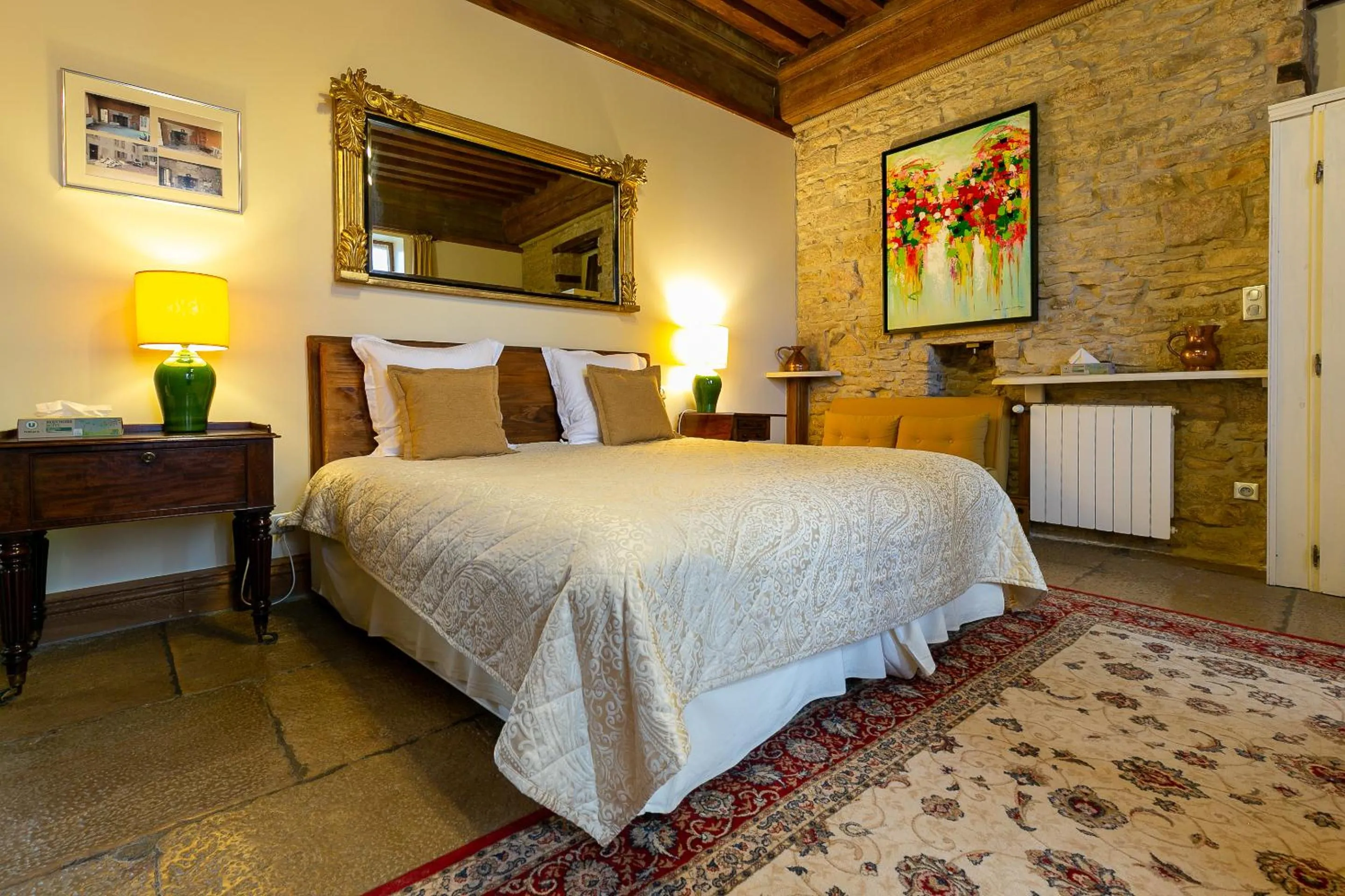 Bedroom, Bed in Hôtel Les Deux Chèvres Gevrey-Chambertin