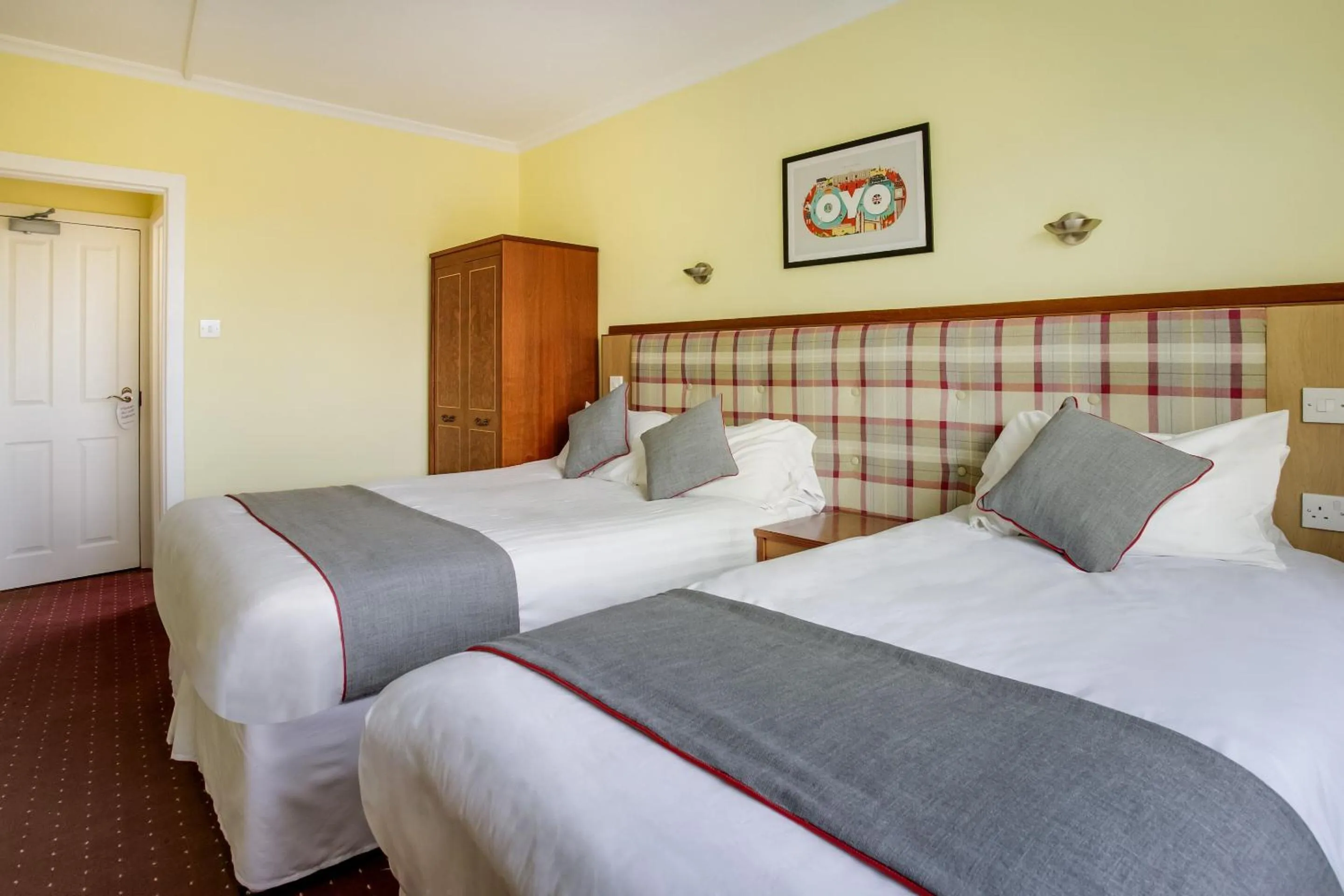 Bedroom, Bed in OYO Glenpark Hotel, Ayr Central