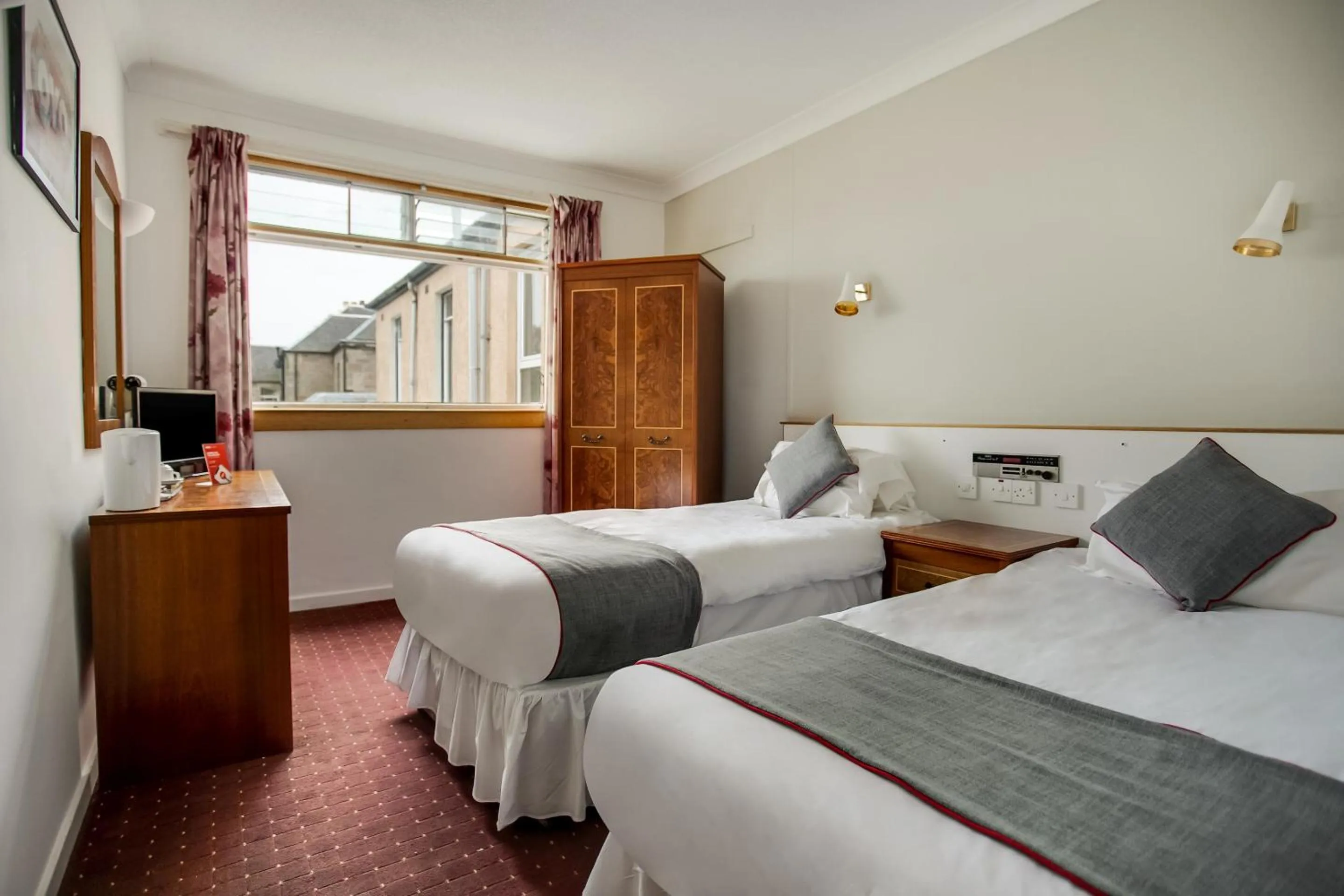 Bedroom, Bed in OYO Glenpark Hotel, Ayr Central