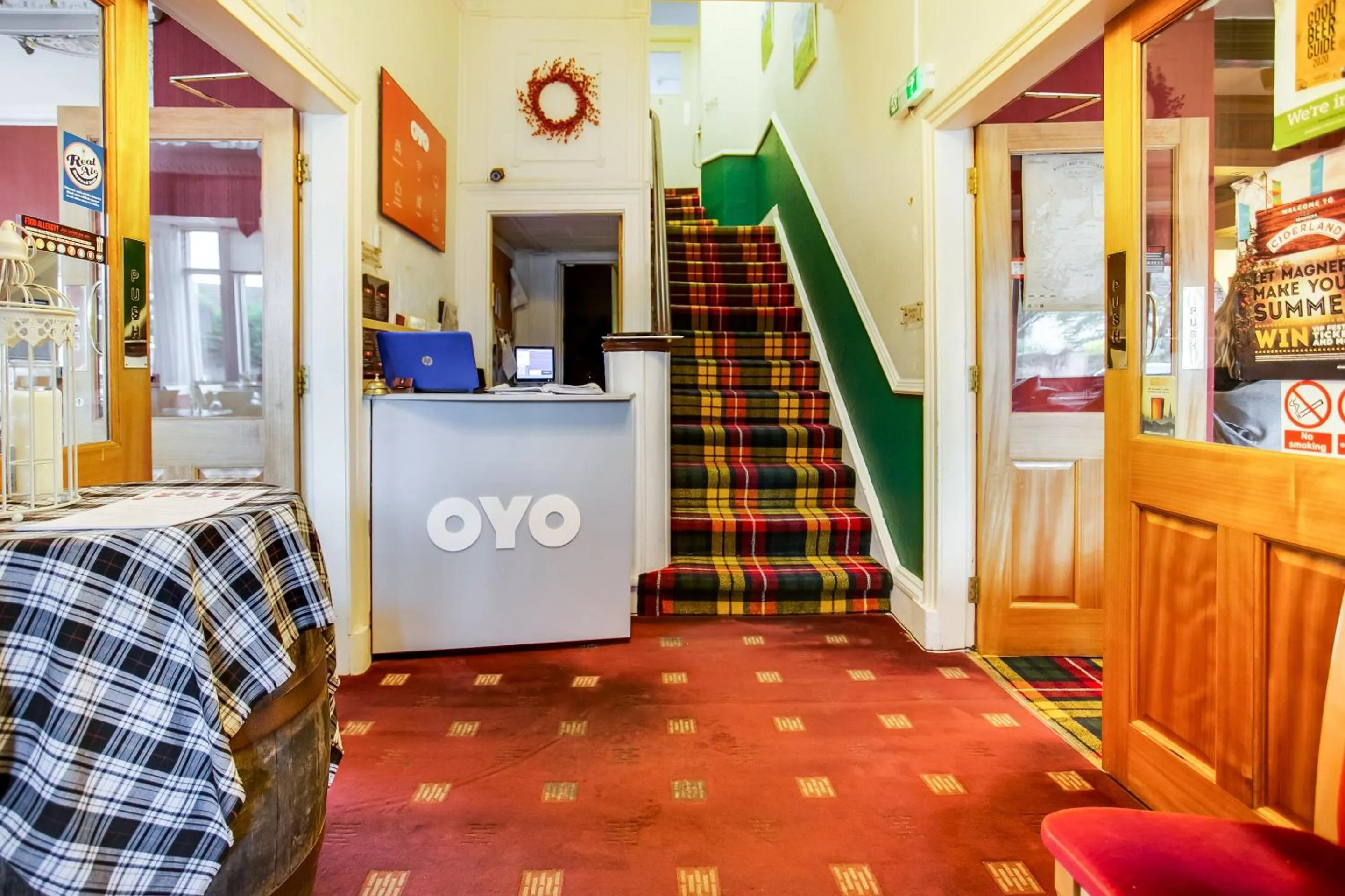 Lobby or reception in OYO Glenpark Hotel, Ayr Central