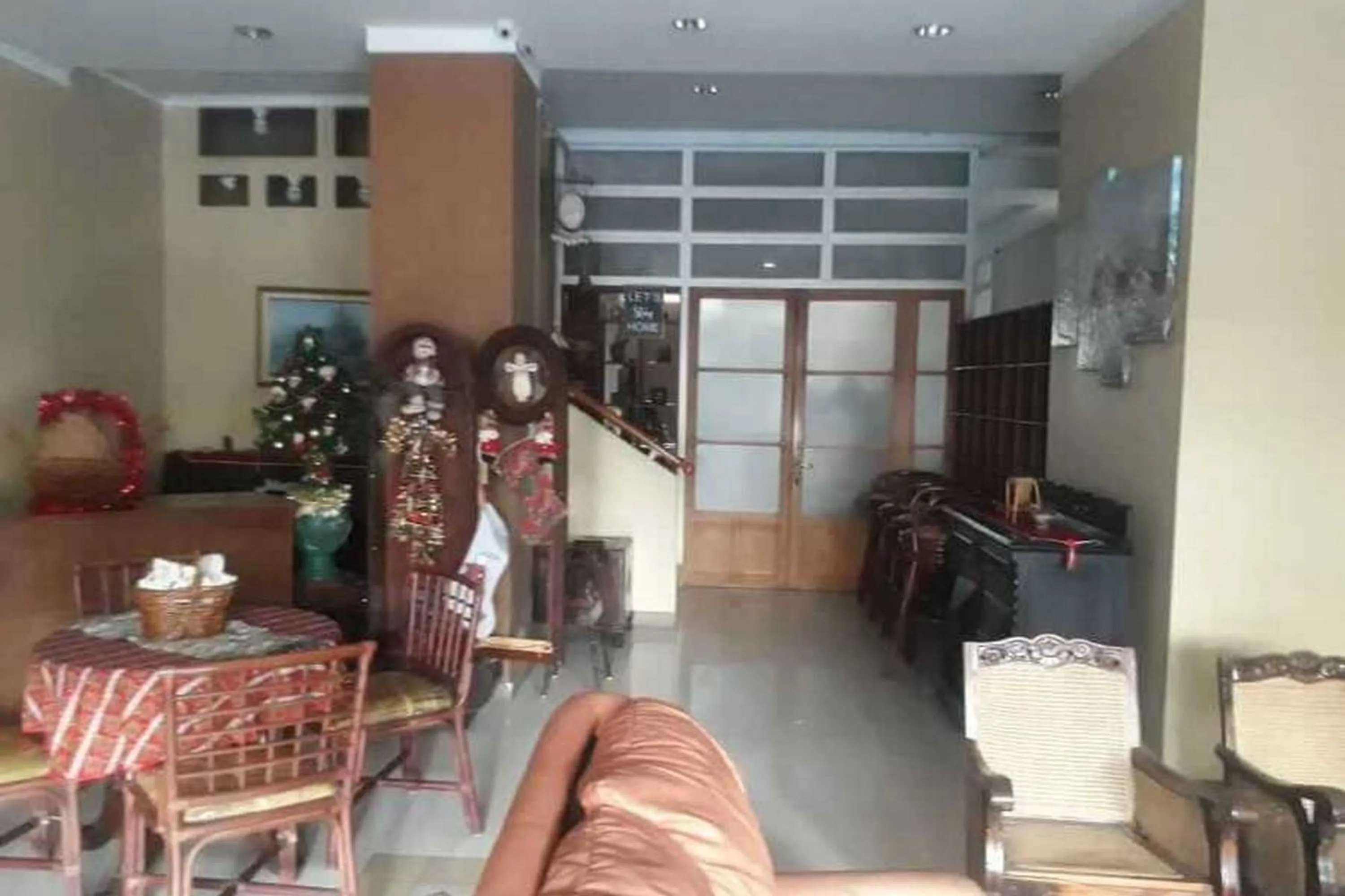 Facade/entrance in RedDoorz Brand MAN12045 RedDoorz near Megamall Manado