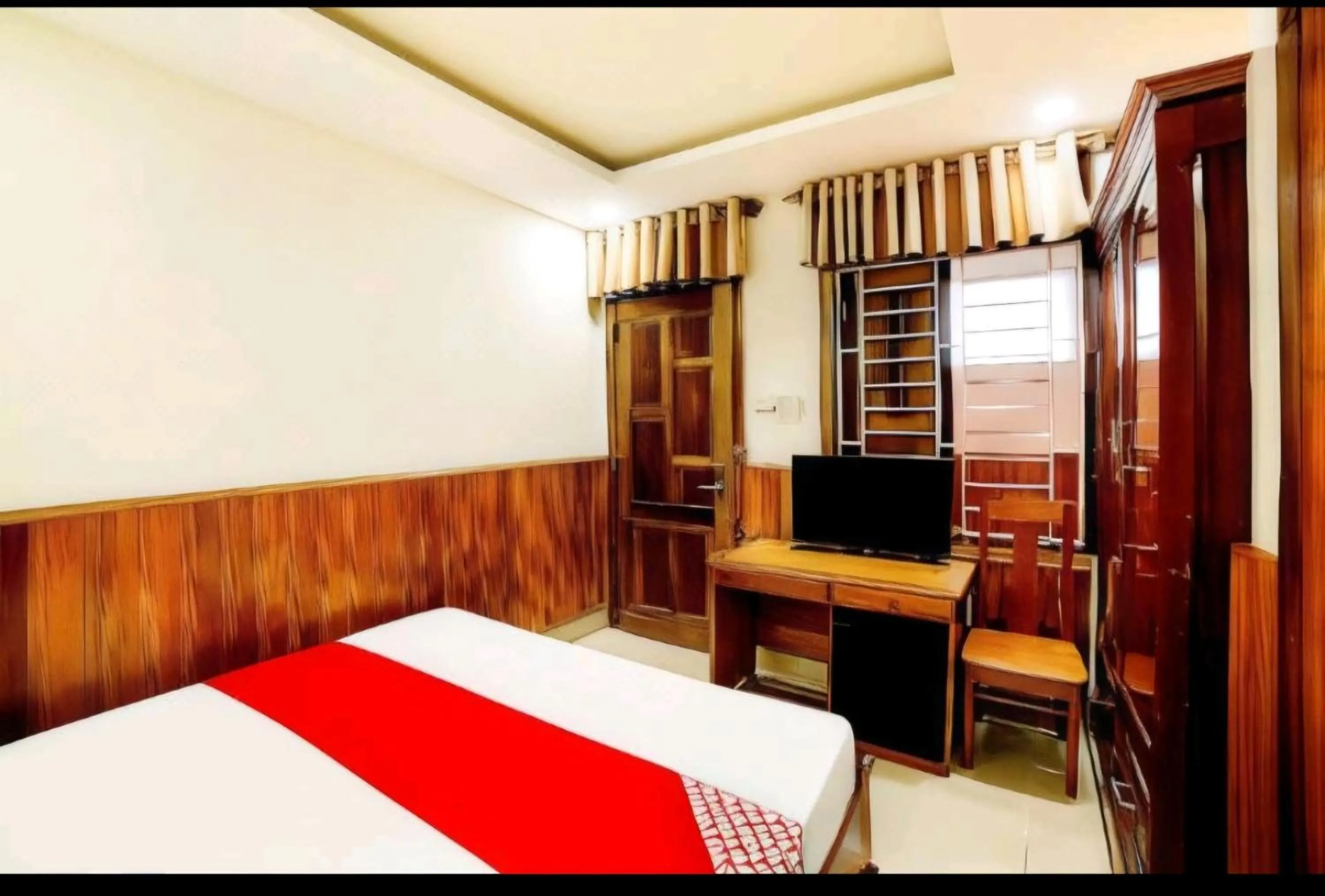 Living room, Bed in Thien Truong Hotel