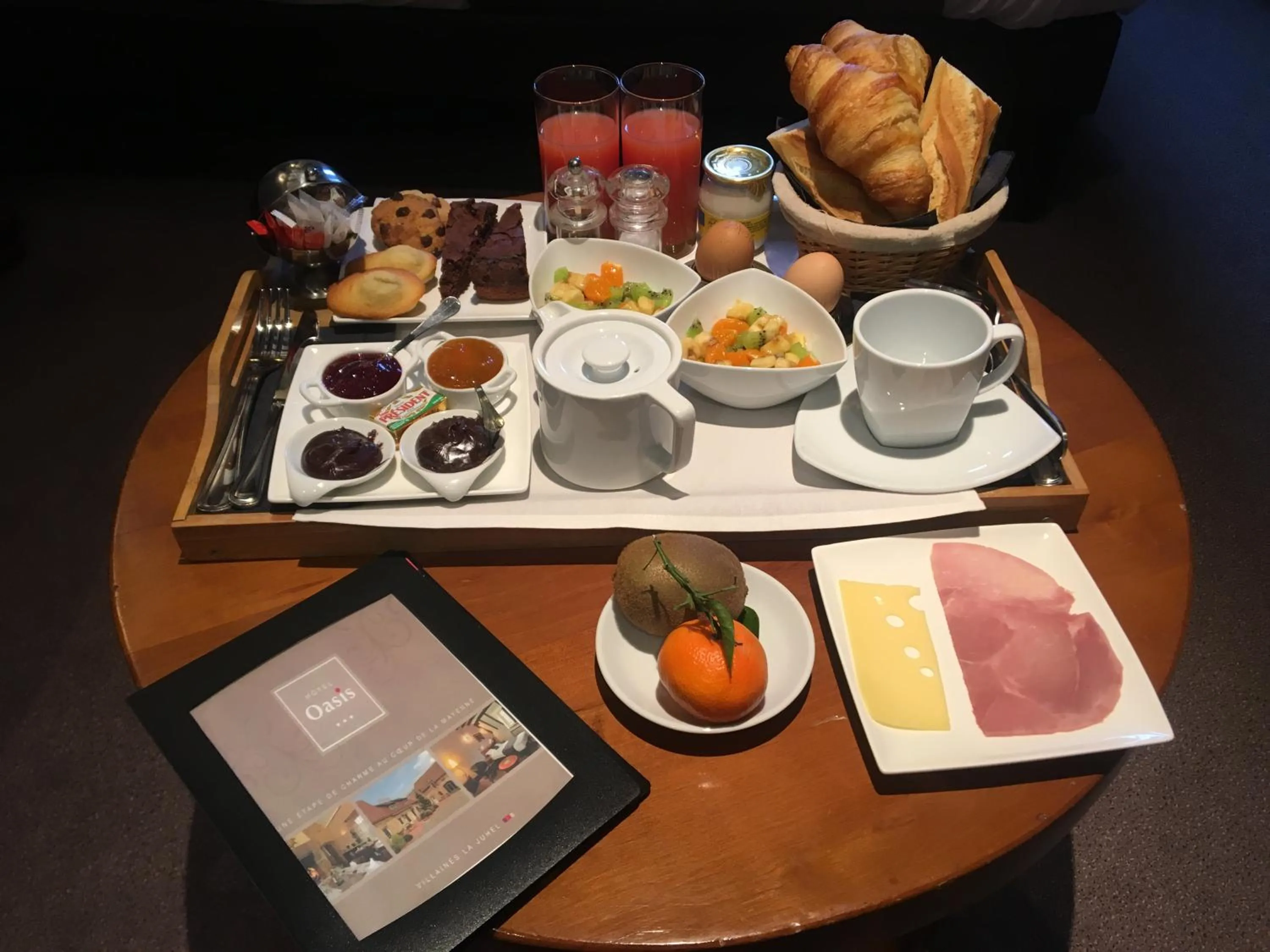 Continental breakfast in Logis Hotel Oasis