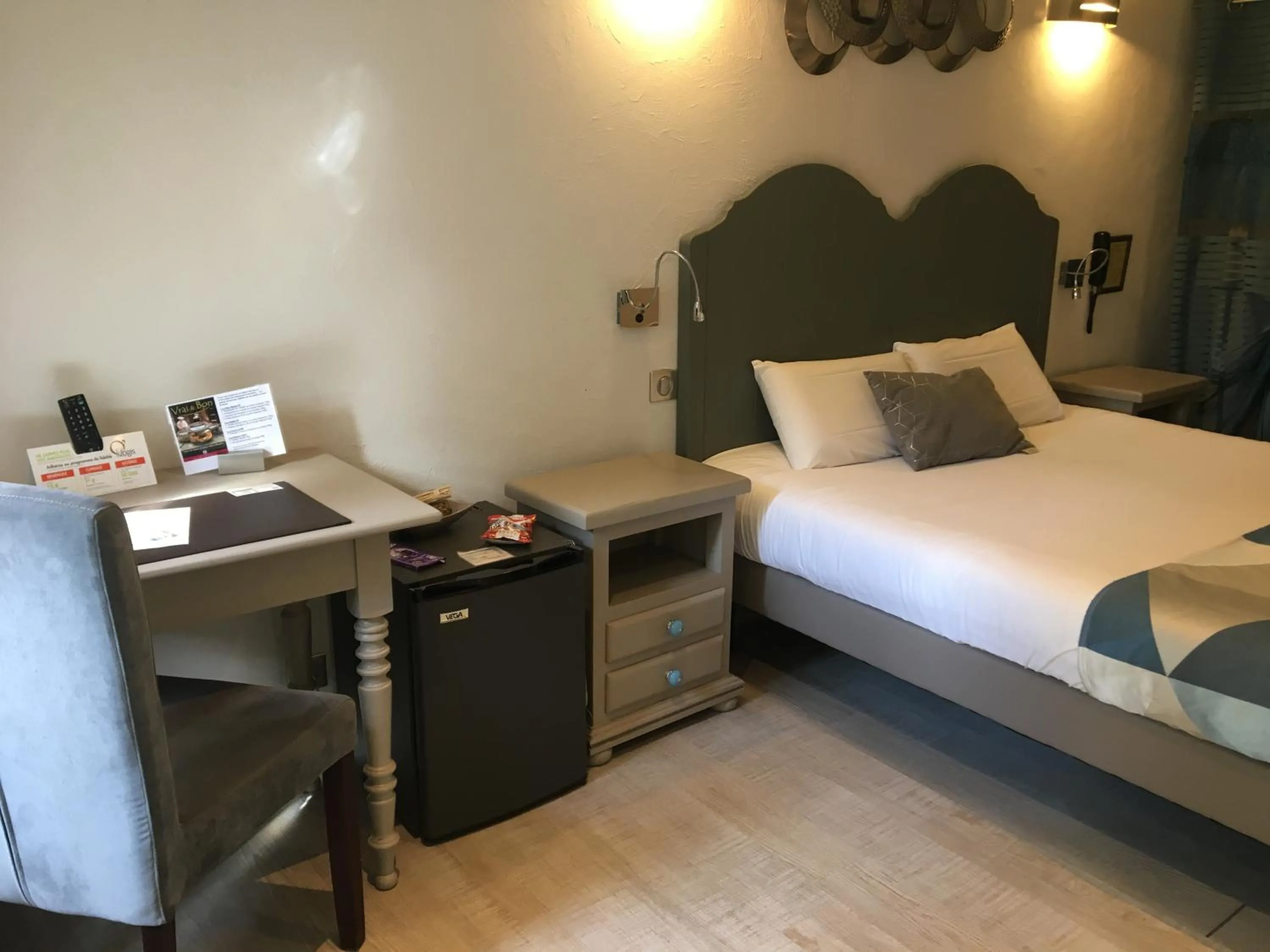 Photo of the whole room, Bed in Logis Hotel Oasis