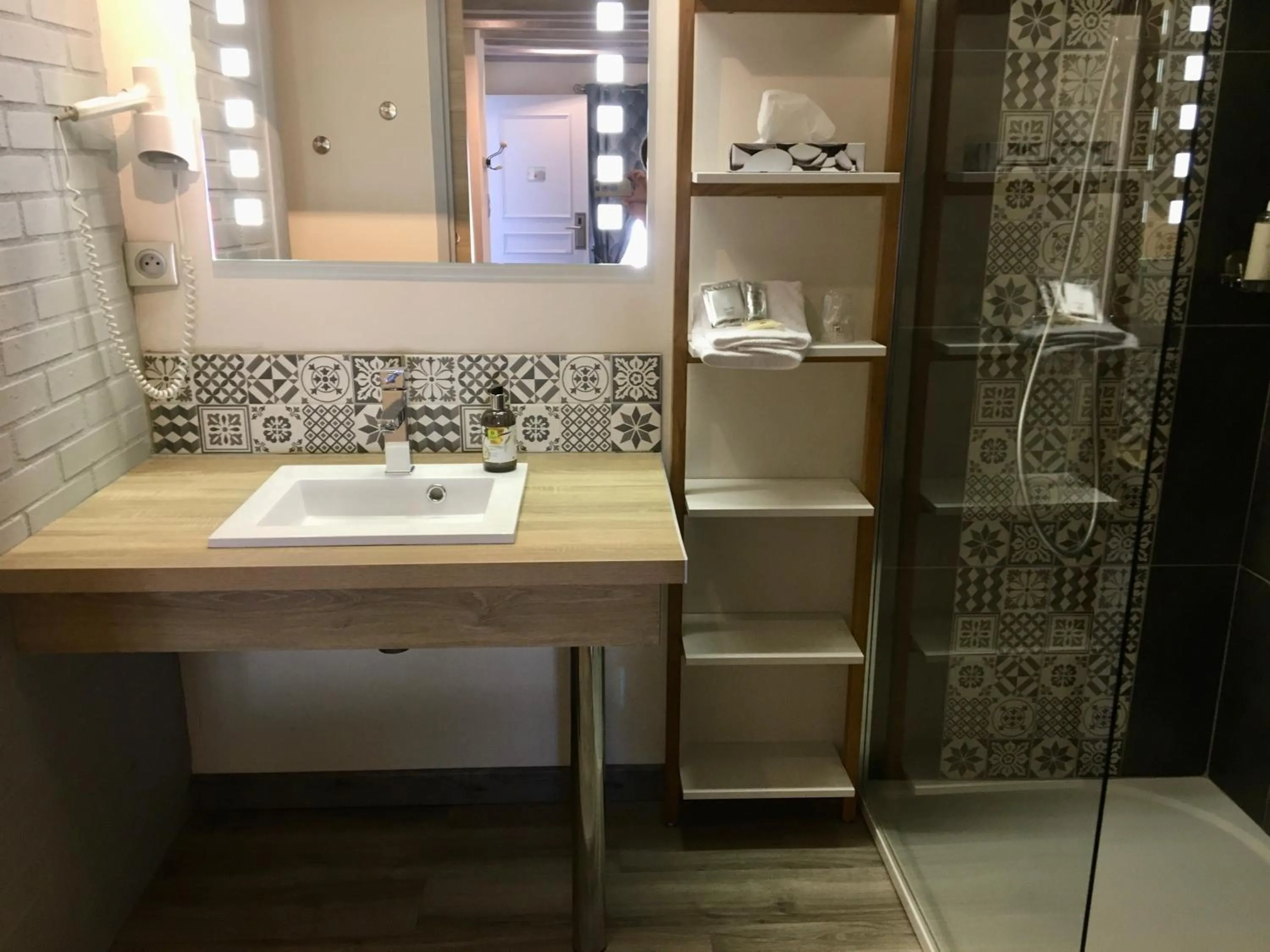 Bathroom in Logis Hotel Oasis