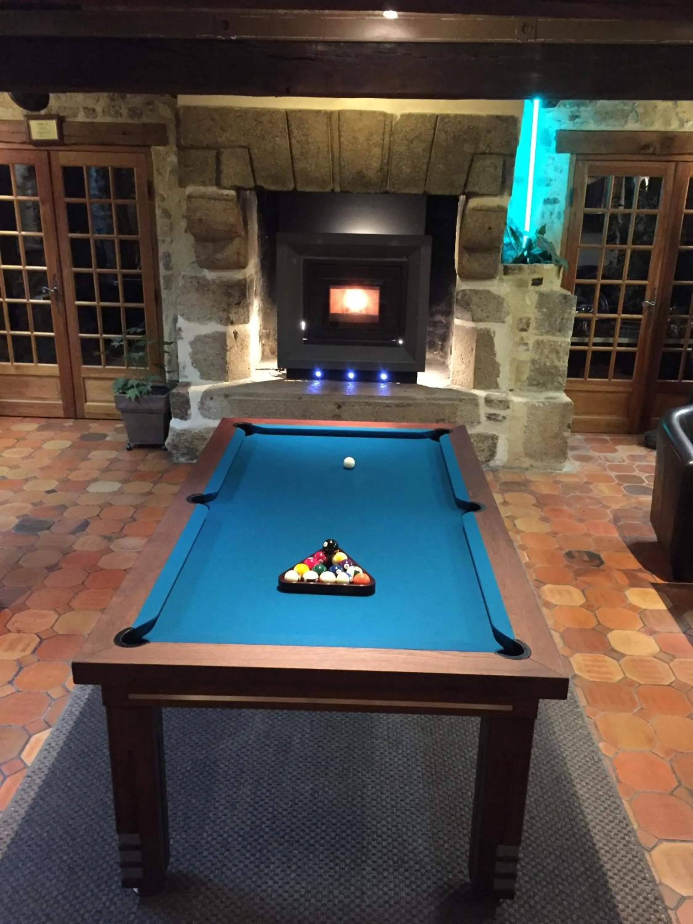 Billiard in Logis Hotel Oasis