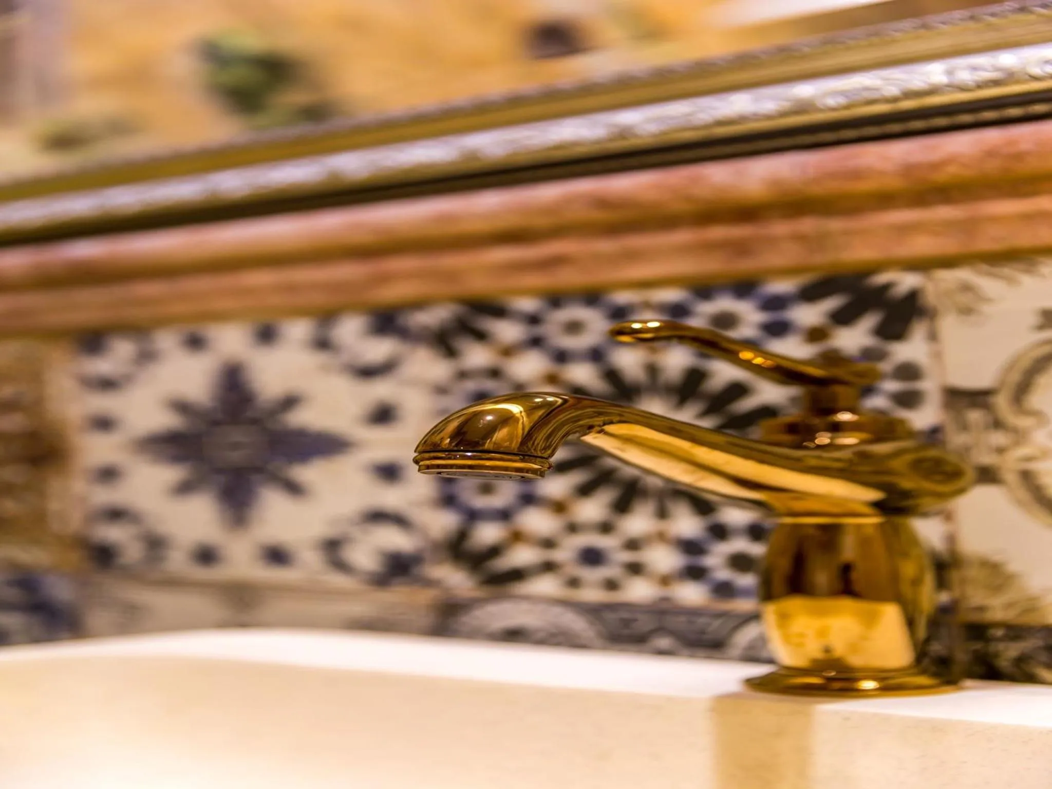 Shower in Kahveci Alibey Hotel