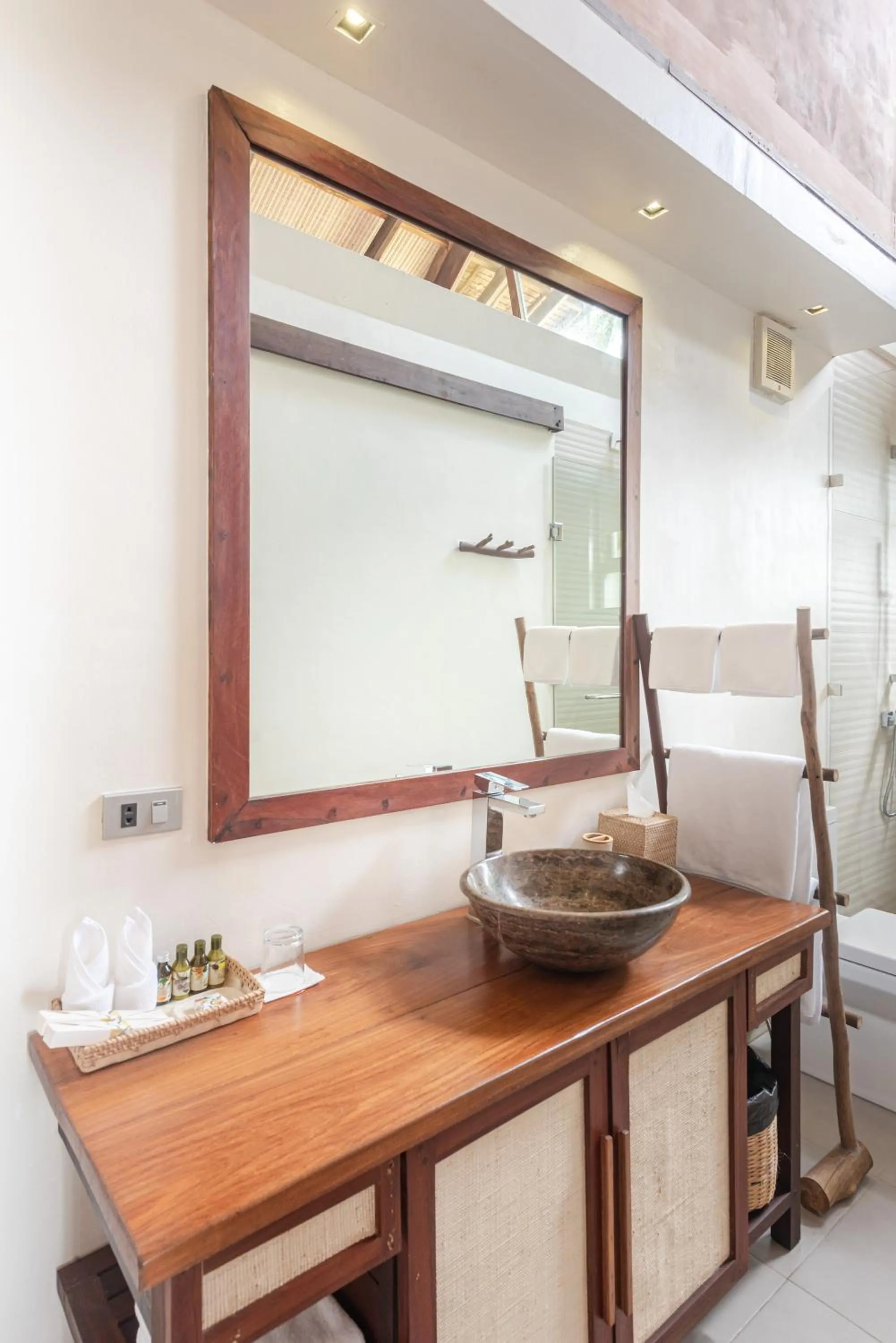L'Osteria Luxe Beachfront B&B
