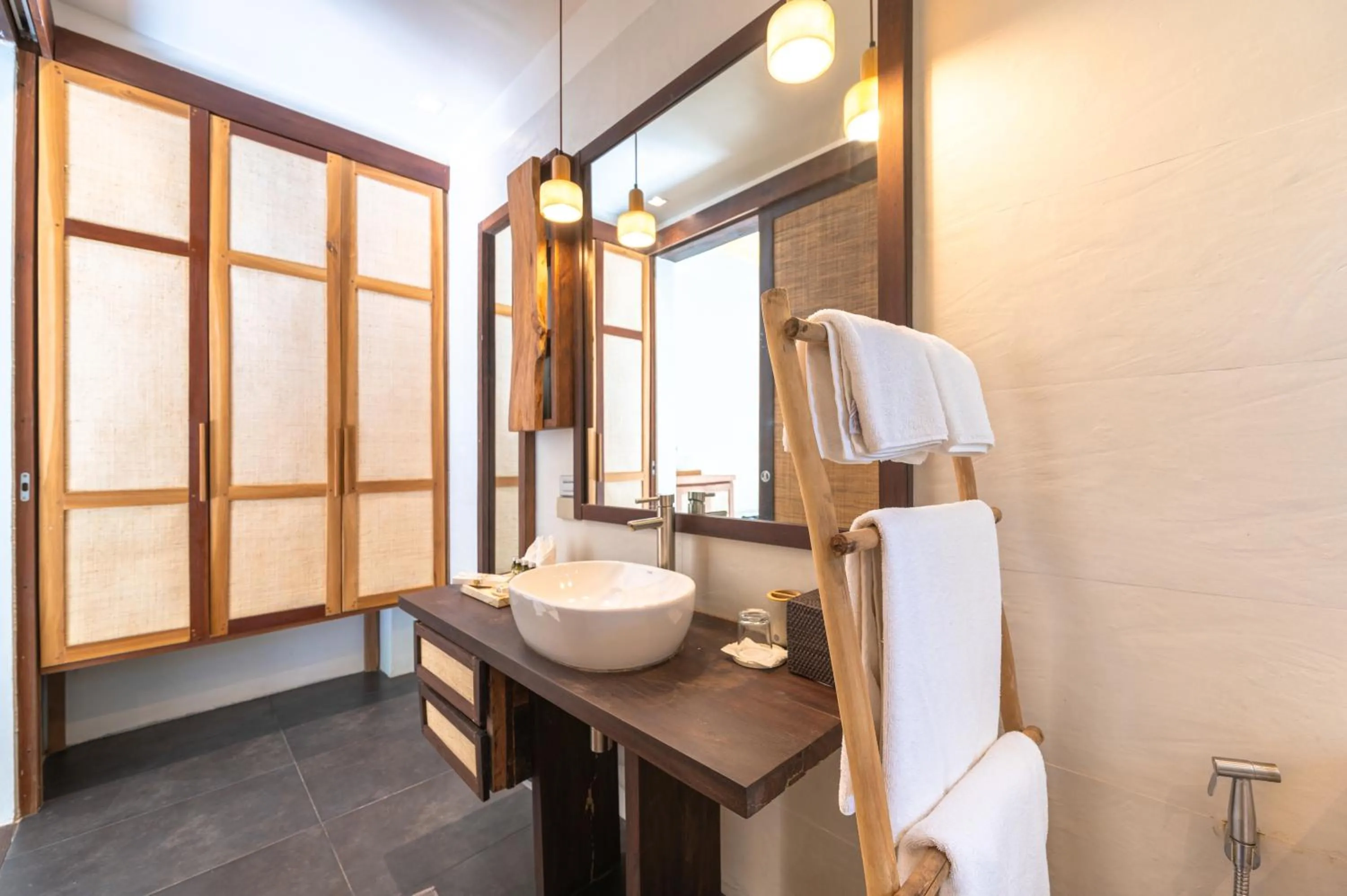 L'Osteria Luxe Beachfront B&B