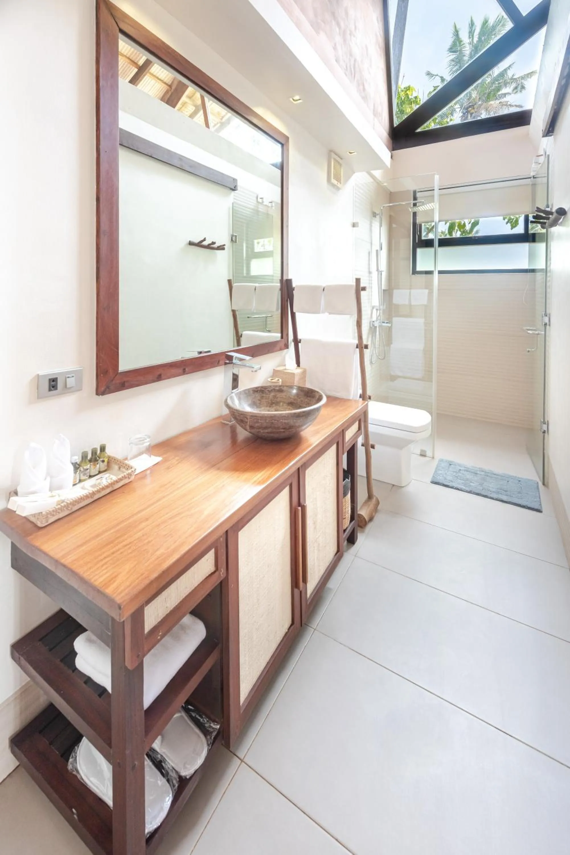 L'Osteria Luxe Beachfront B&B