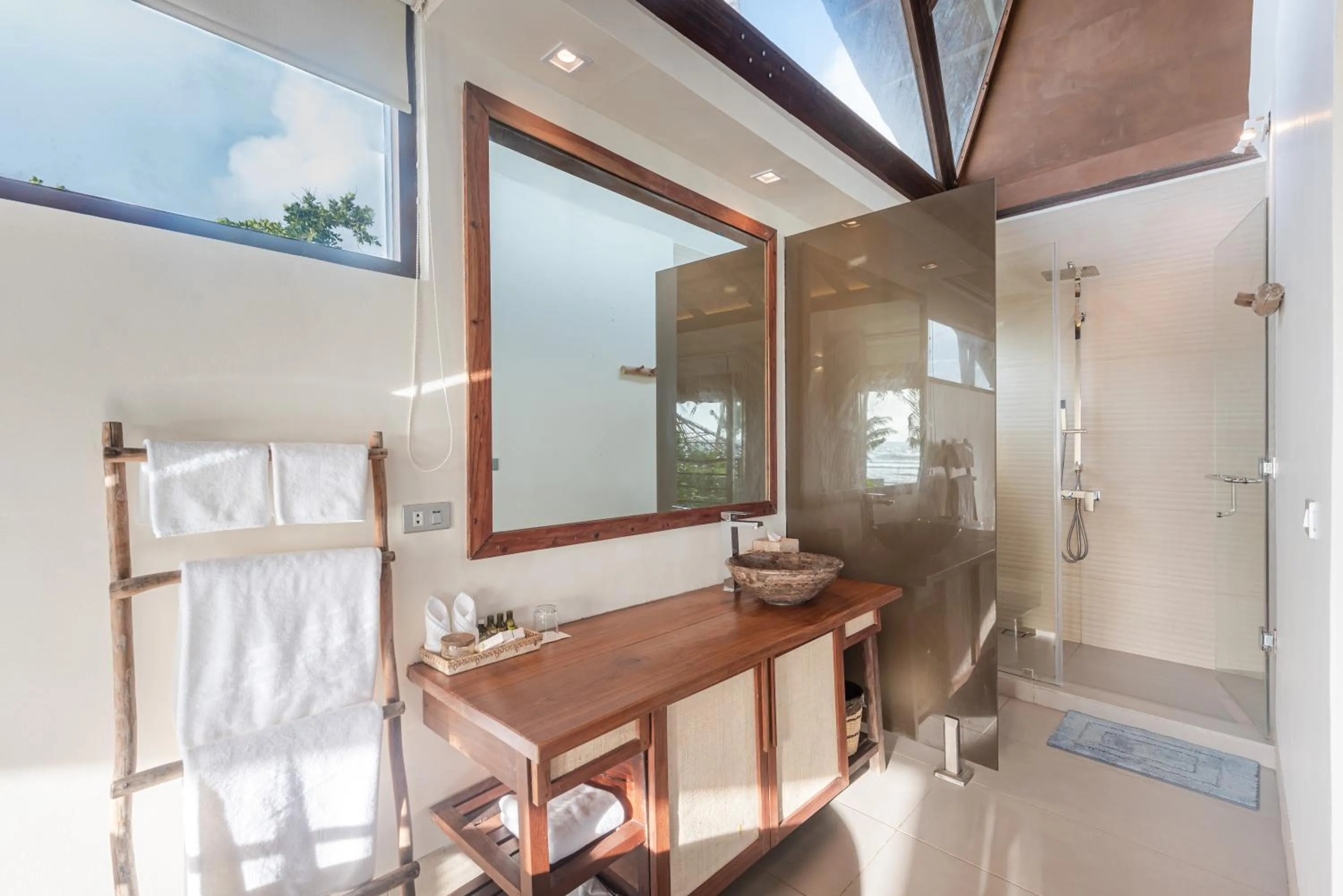 L'Osteria Luxe Beachfront B&B