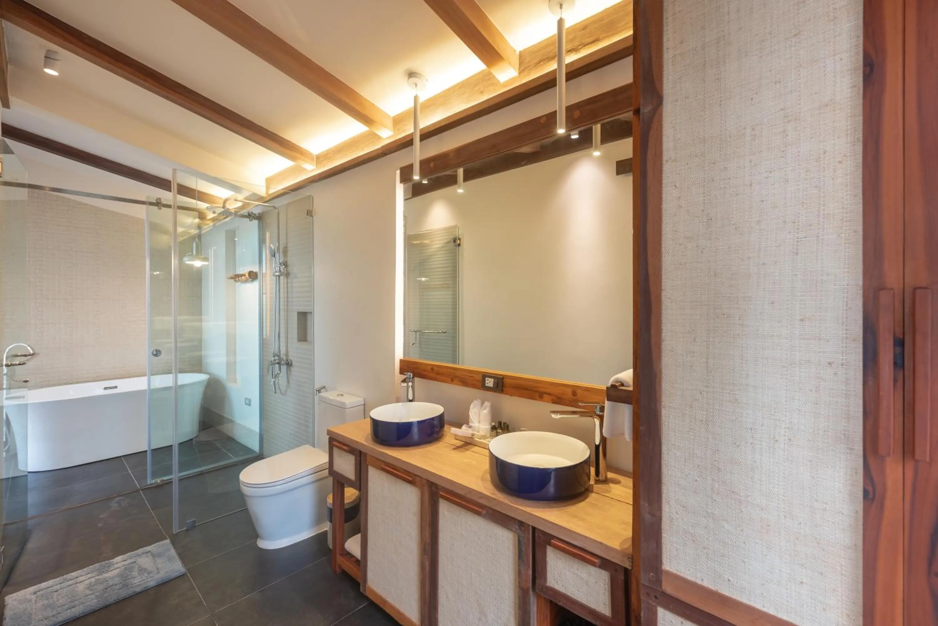 L'Osteria Luxe Beachfront B&B