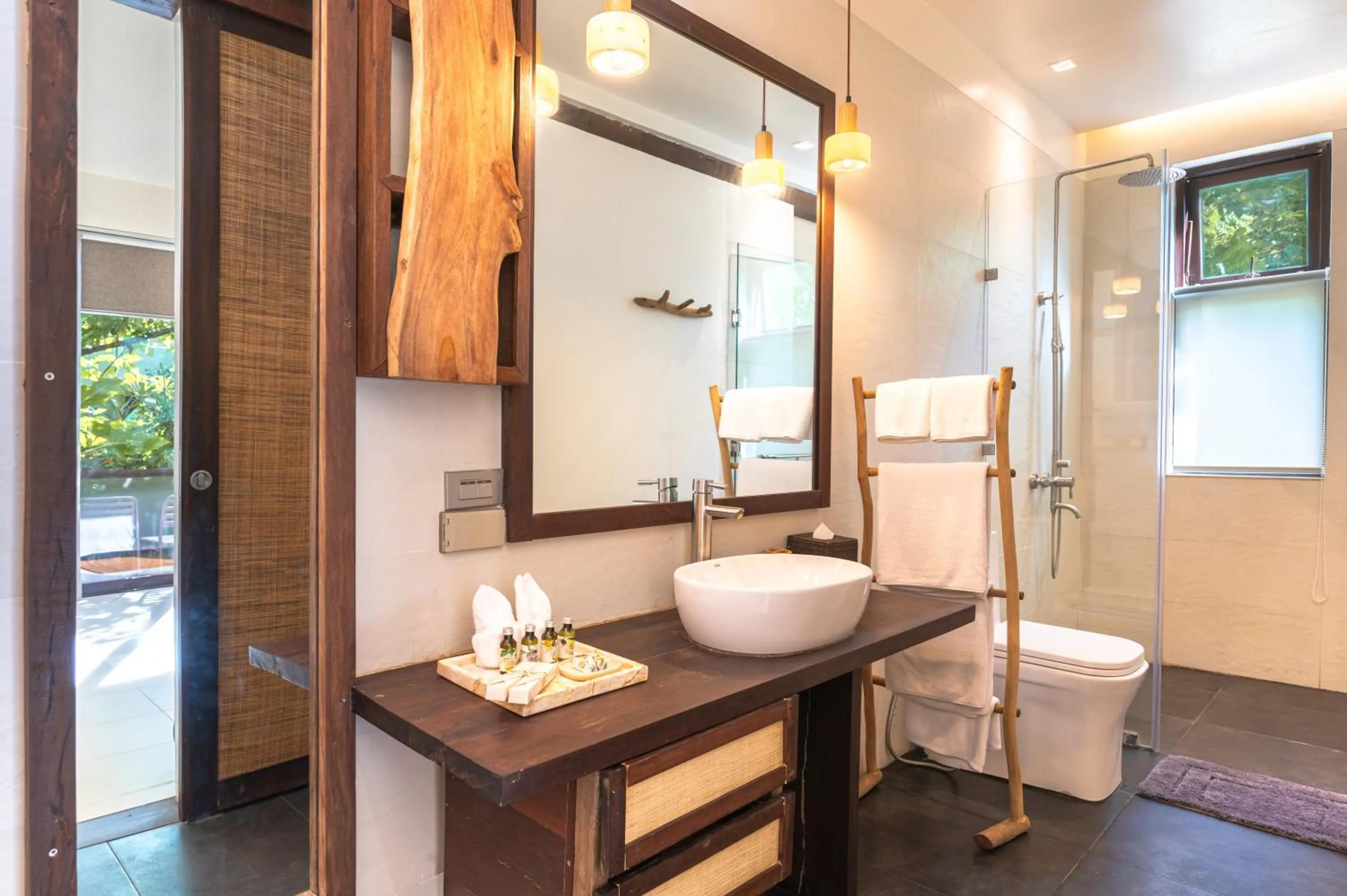 L'Osteria Luxe Beachfront B&B