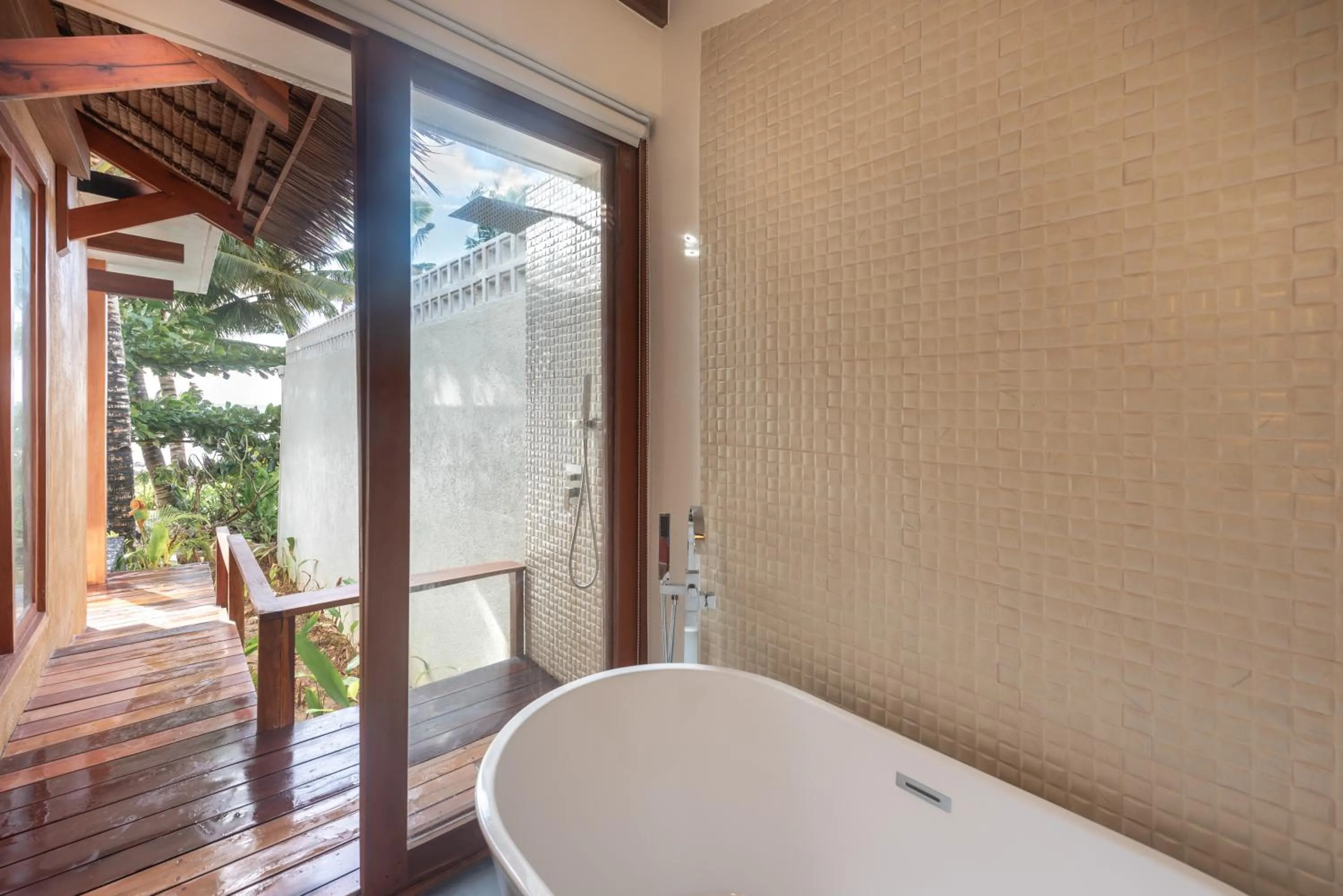 L'Osteria Luxe Beachfront B&B
