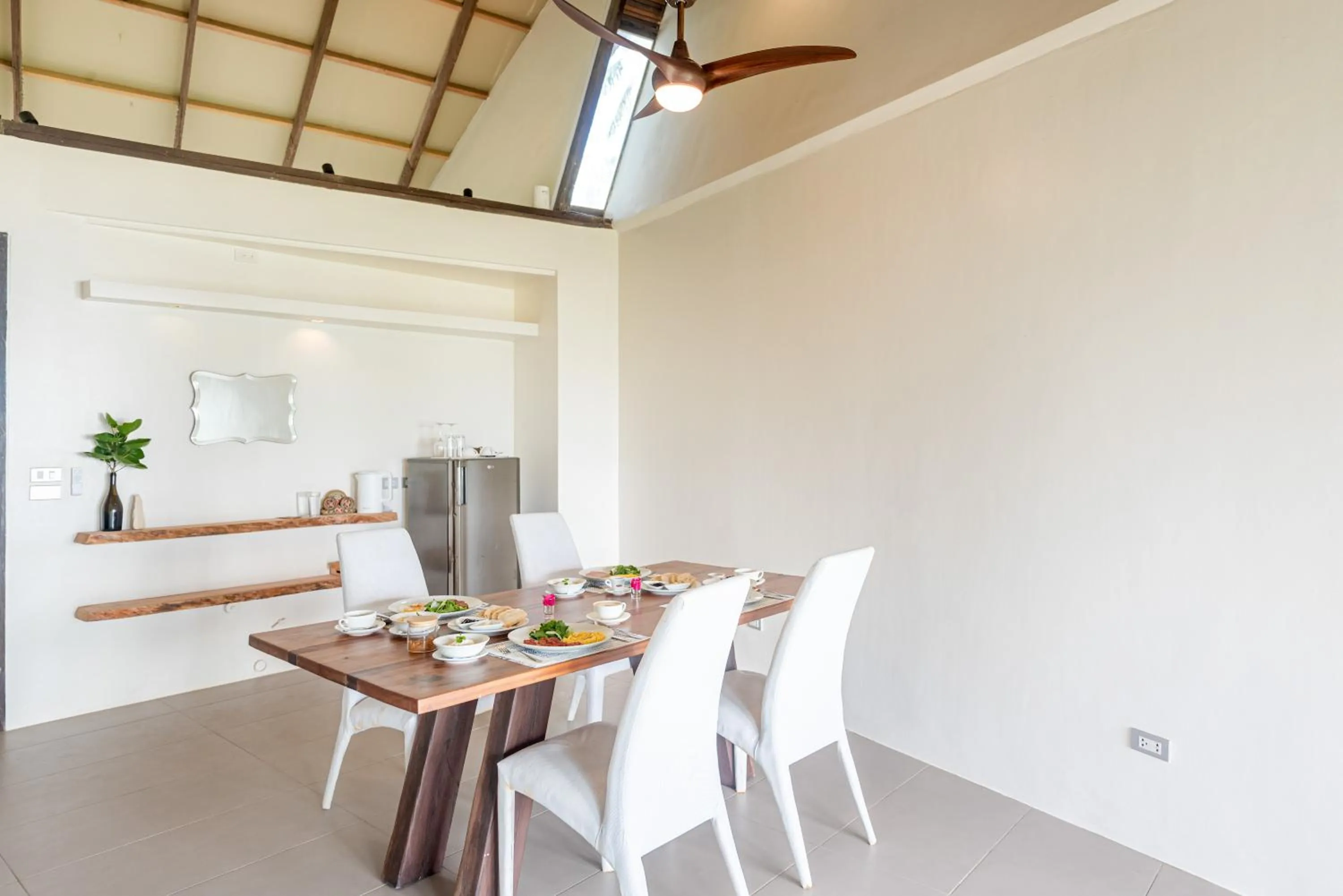 L'Osteria Luxe Beachfront B&B