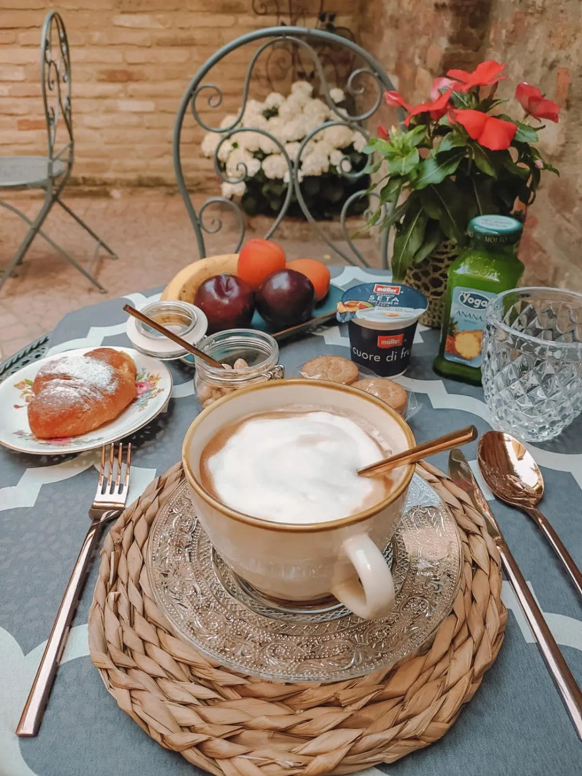 Italian breakfast in Dimora Decò