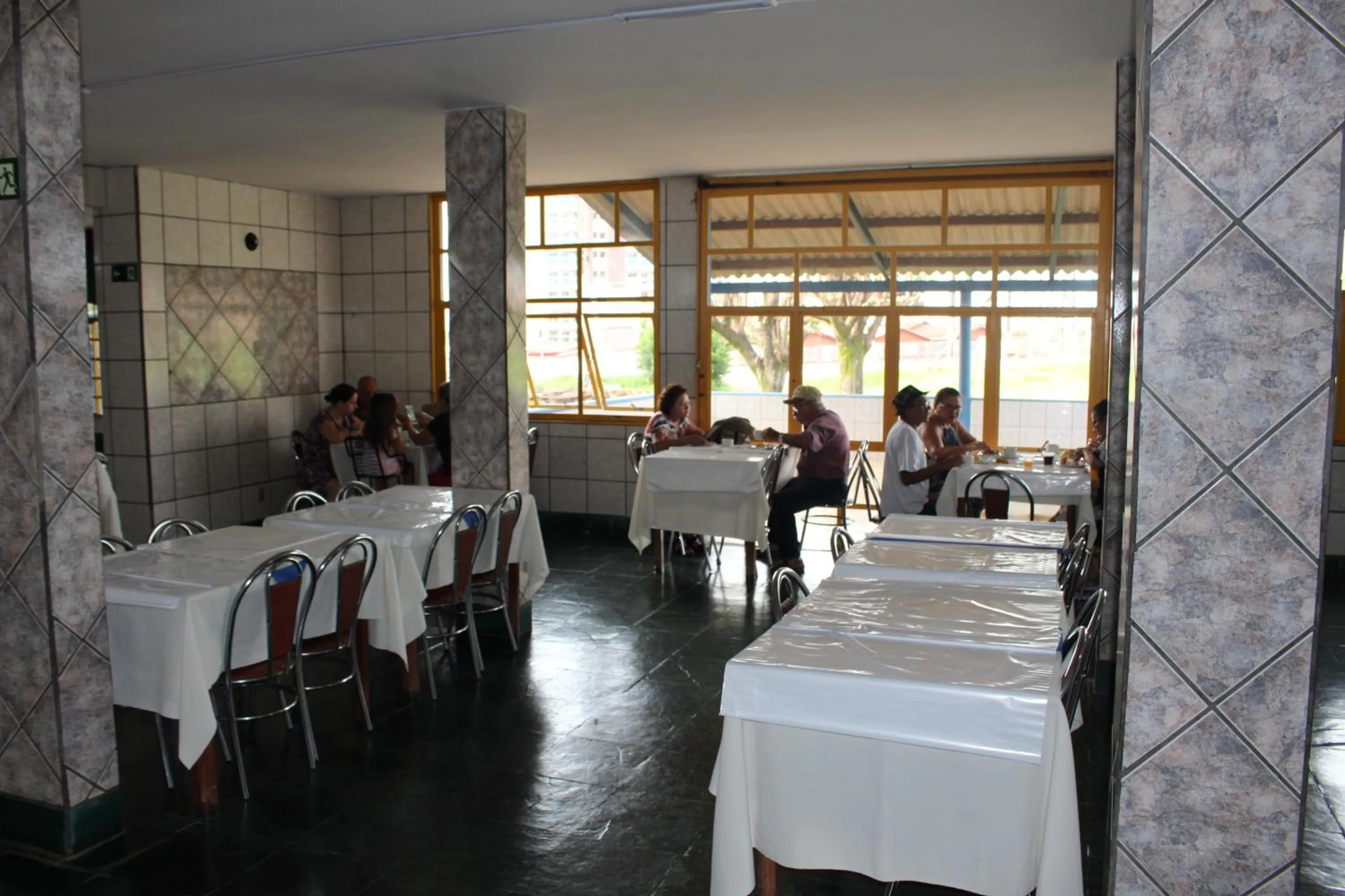 Breakfast in Bica Pau Hotel