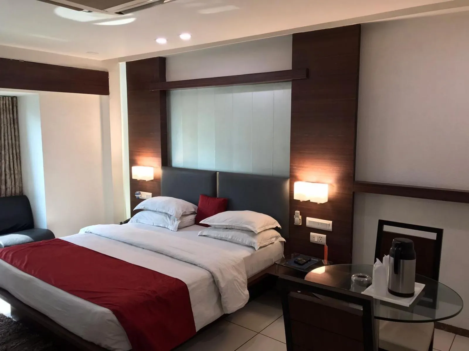 Dining area in Pearl Hotel & Banquets Ahmedabad