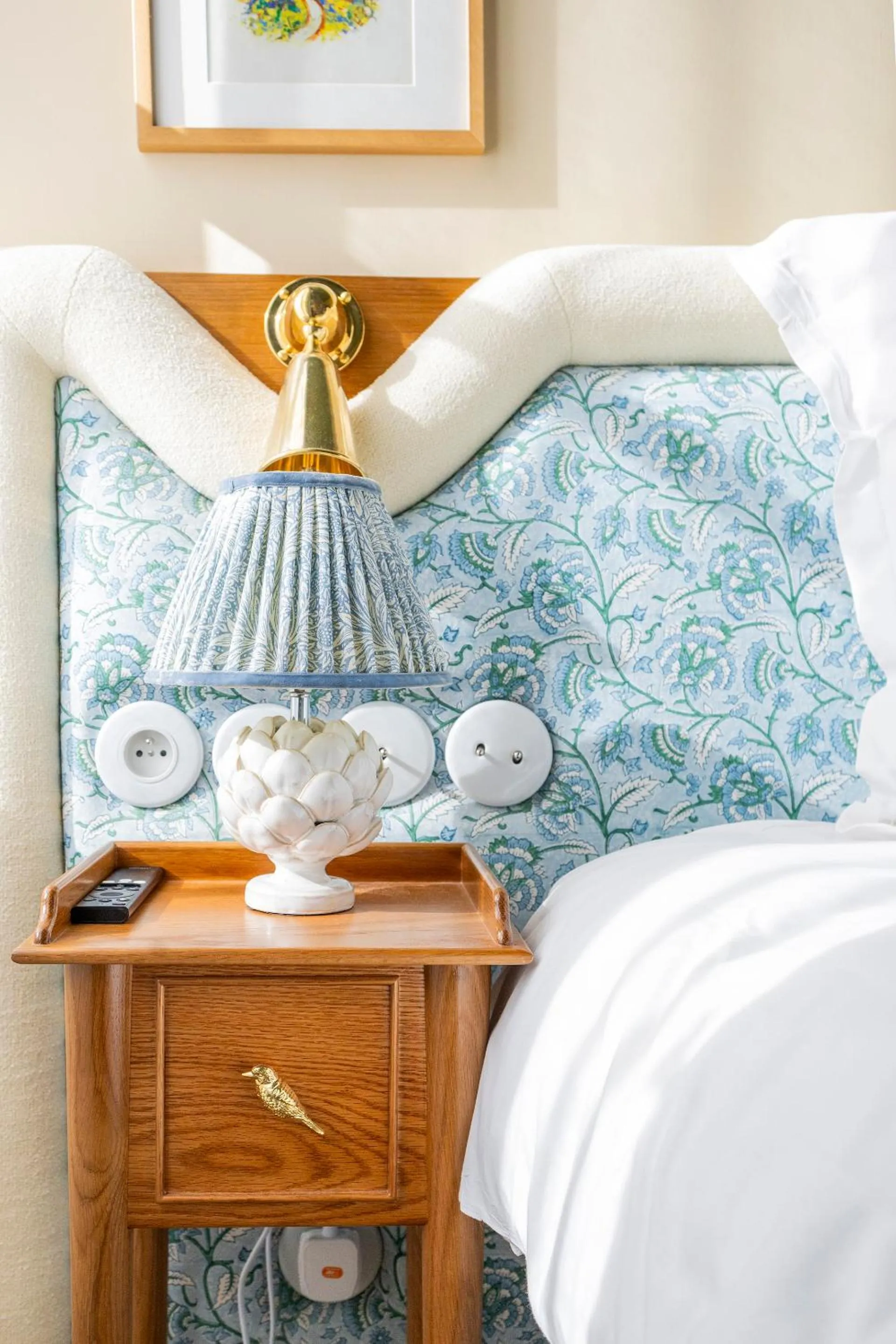 Bedroom, Bed in Hôtel Amista Marseille - ancien Hôtel Saint Louis - Vieux Port