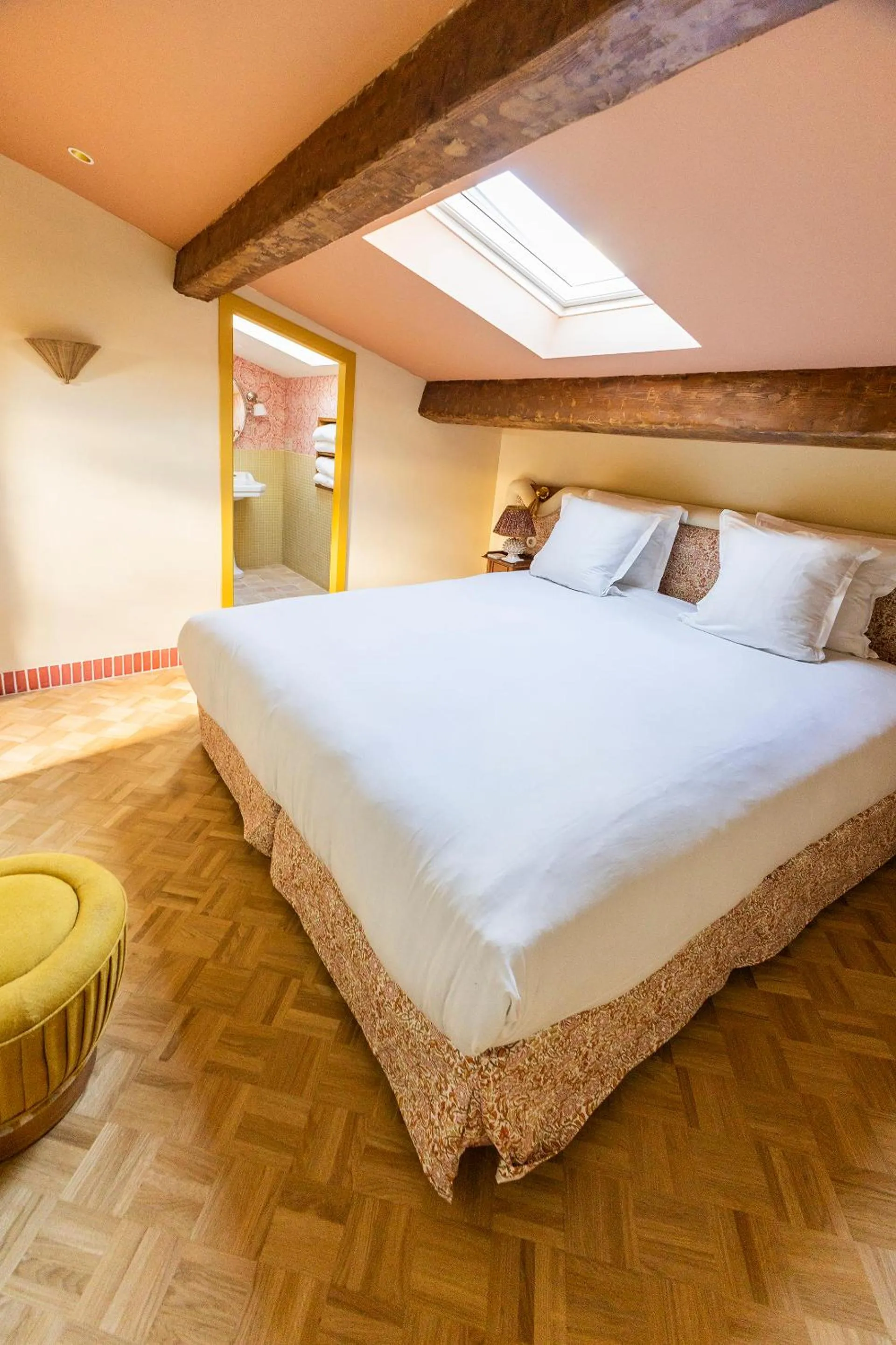 Bedroom, Bed in Hôtel Amista Marseille - ancien Hôtel Saint Louis - Vieux Port