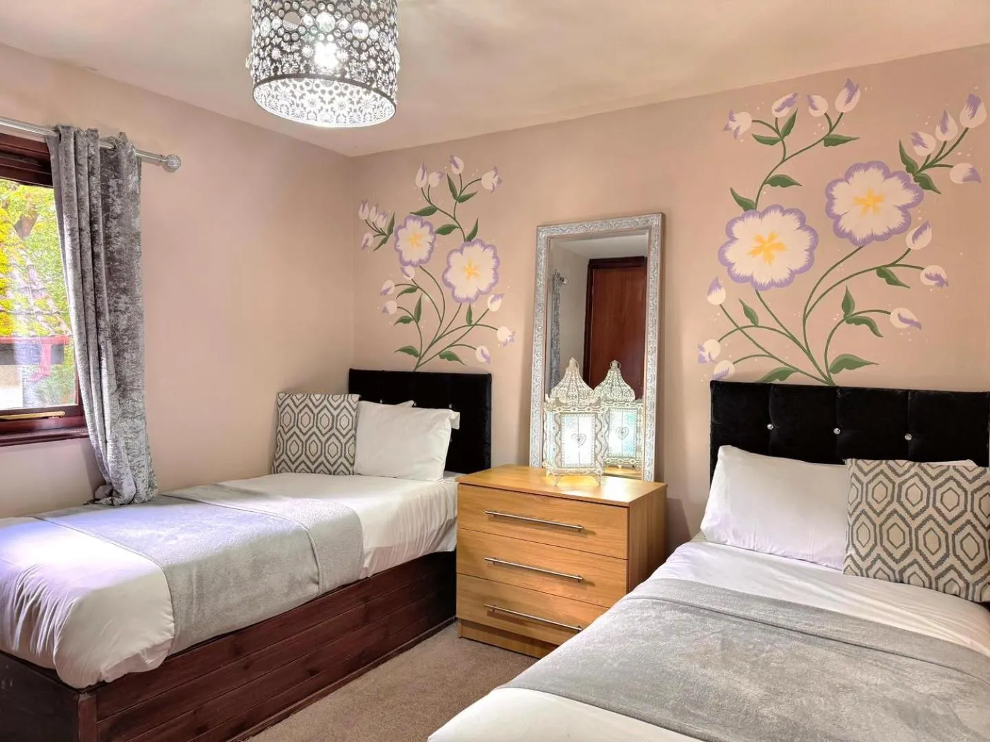 Bed in Primrose 18 Hot Tub-Tenby
