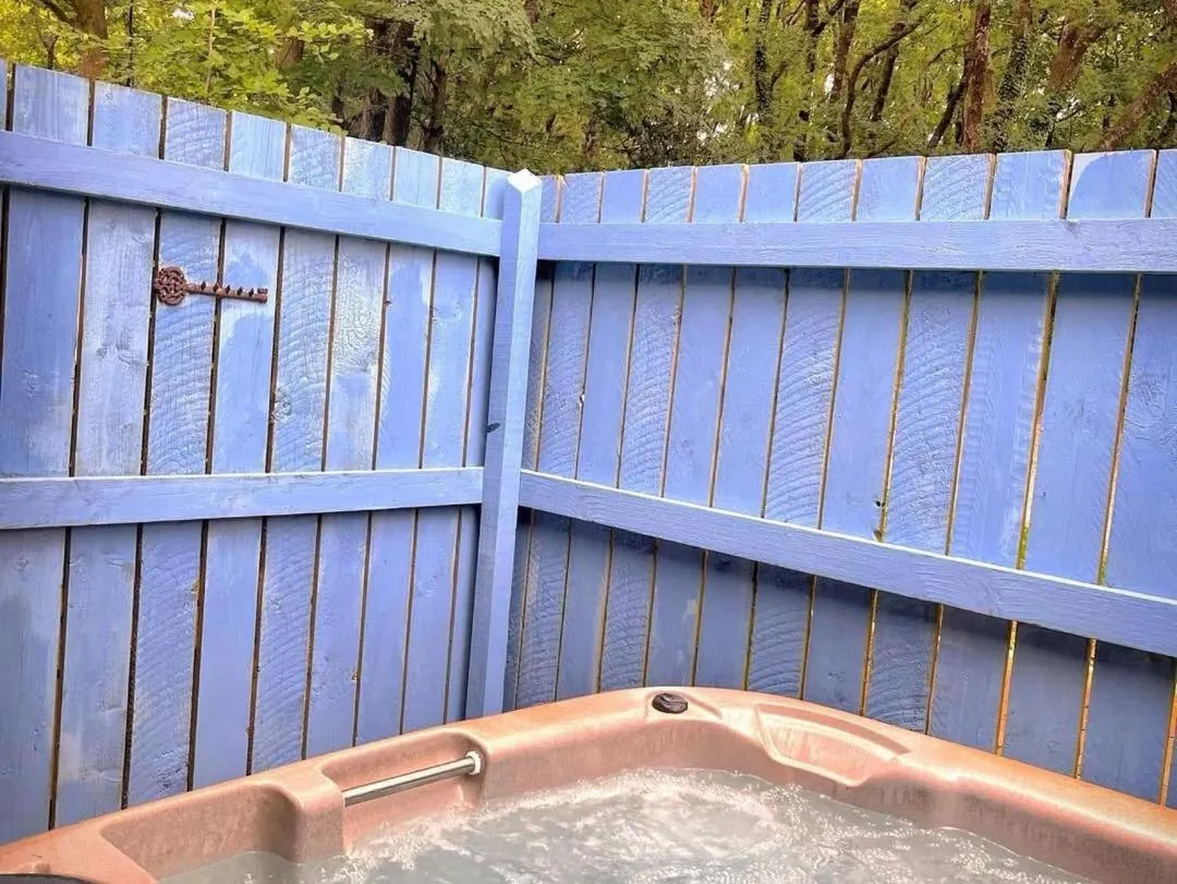 Primrose 18 Hot Tub-Tenby