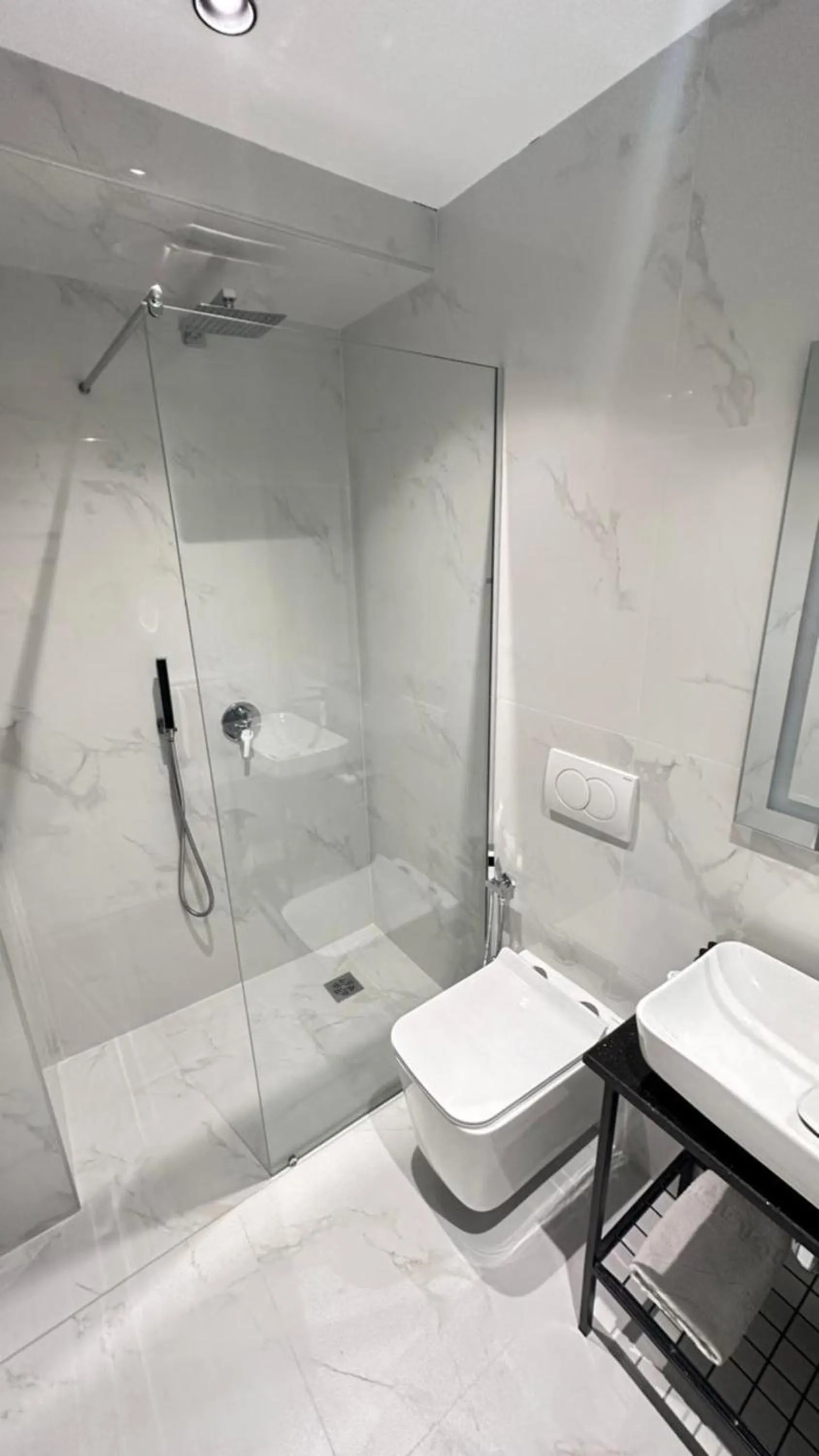 Bathroom in Hotel Vola