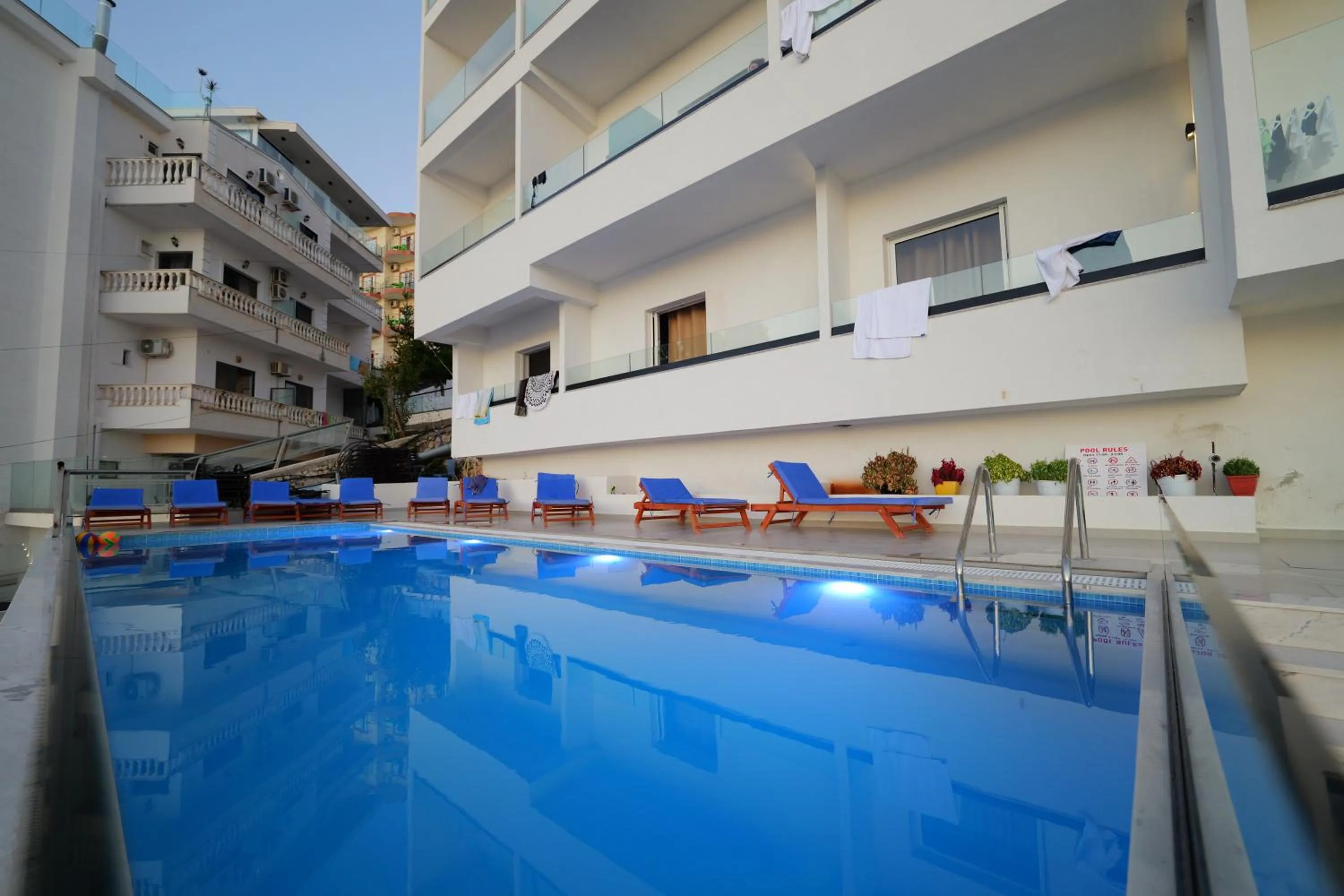 Swimming pool in Hotel Vola